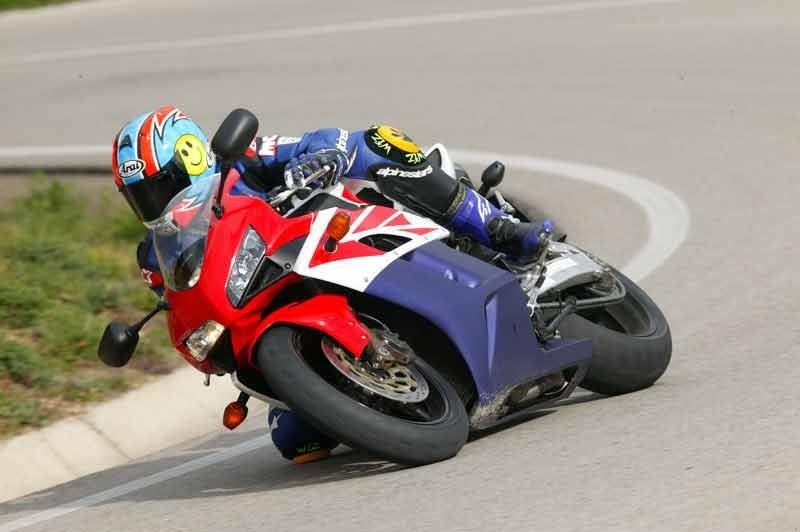 Honda CBR1000RR - 30 nam theo duoi su hoan hao anh 7