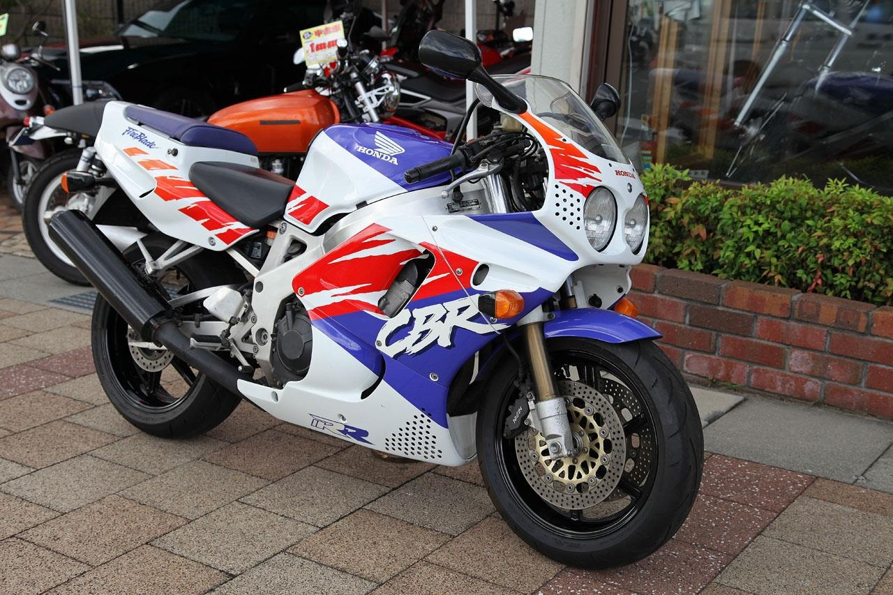 Honda CBR1000RR - 30 nam theo duoi su hoan hao anh 1