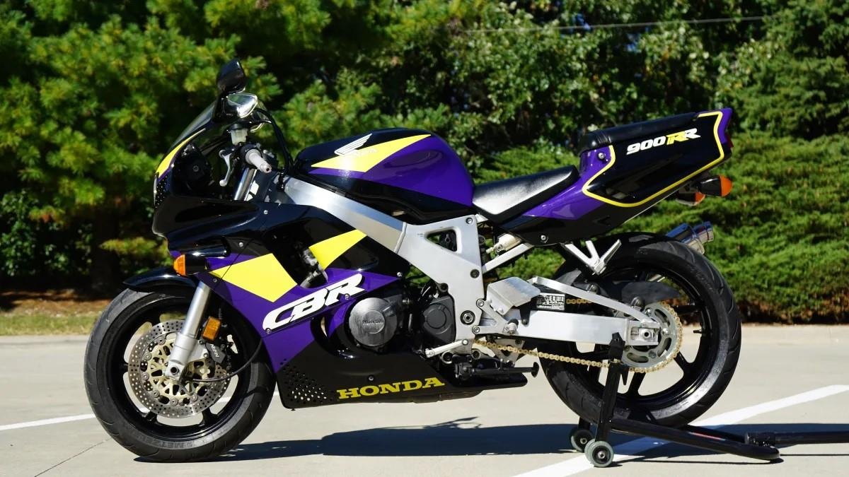 Honda CBR1000RR - 30 nam theo duoi su hoan hao anh 2