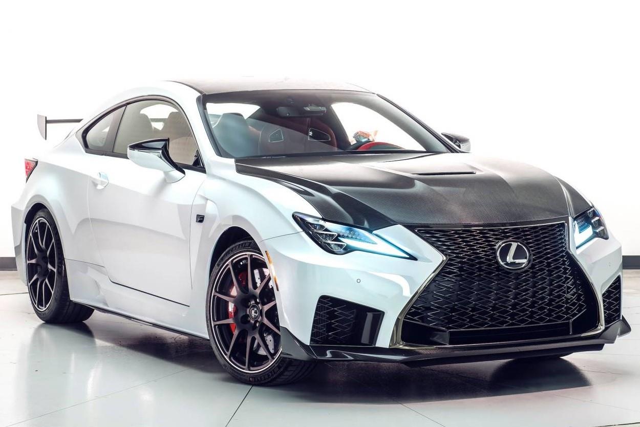 Lexus RC F ban hieu suat cao gia 100.000 USD co xung dang? hinh anh