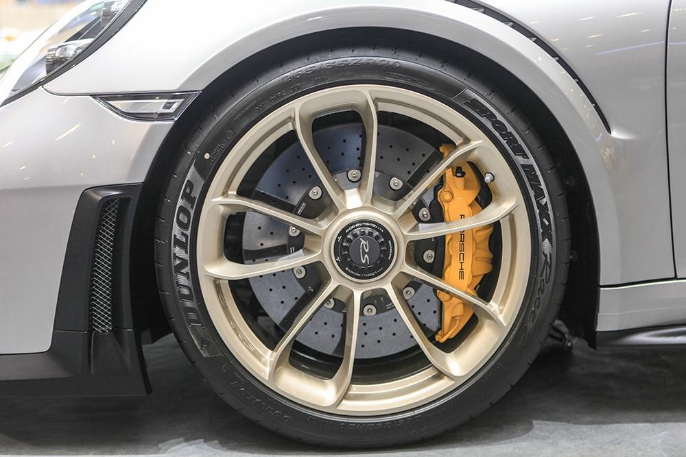 Porsche 911 GT2 RS gia 20 ty anh 9