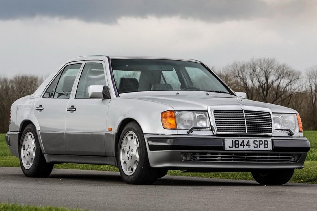 'Mr. Bean' rao ban chiec Mercedes-Benz hang hiem 30 nam tuoi hinh anh