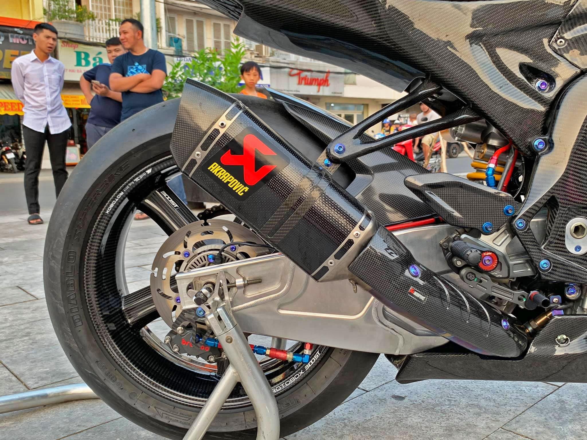 BMW S1000RR do full carbon anh 5