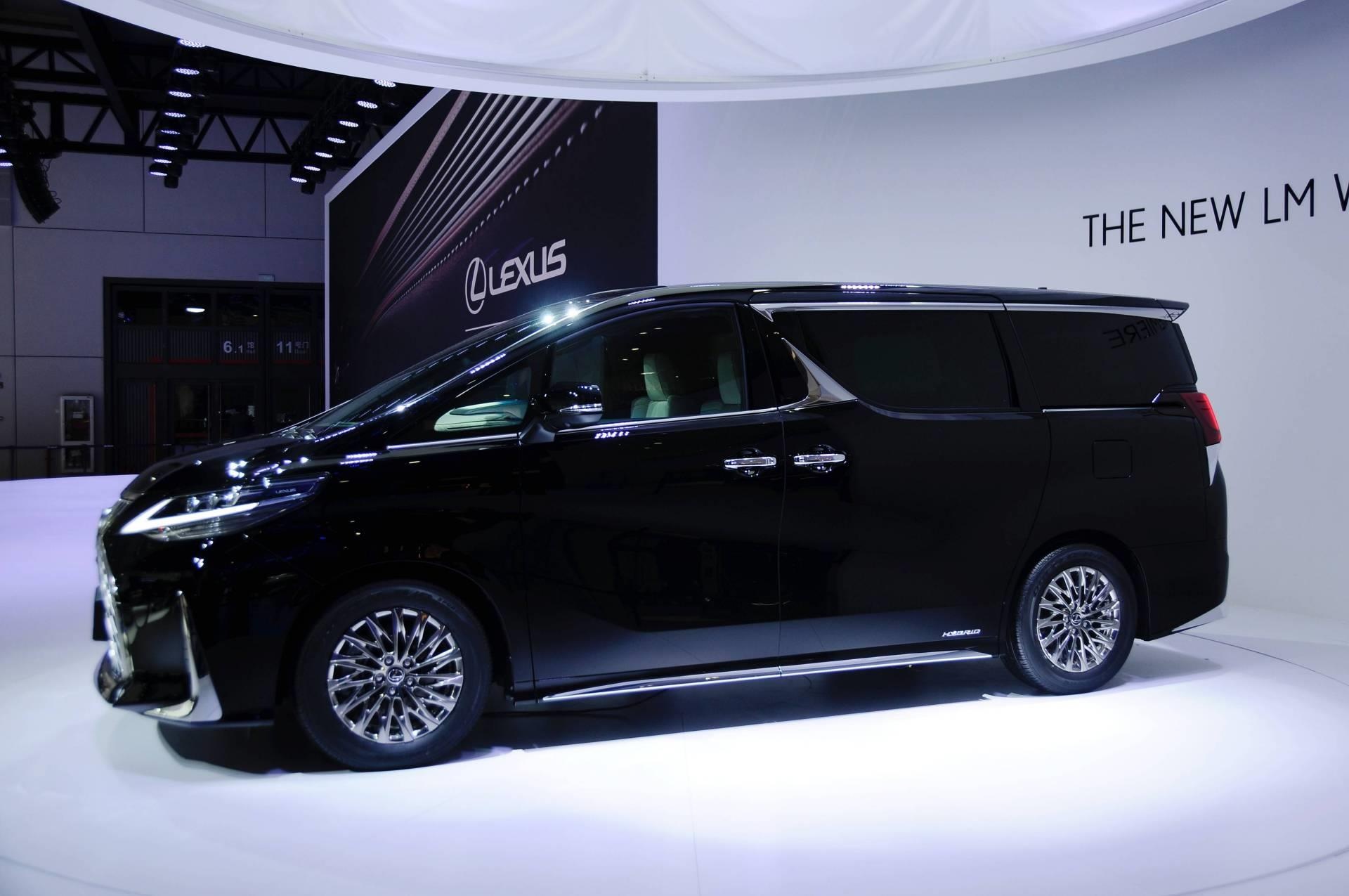 xe cho khach Lexus LM ra mat anh 2