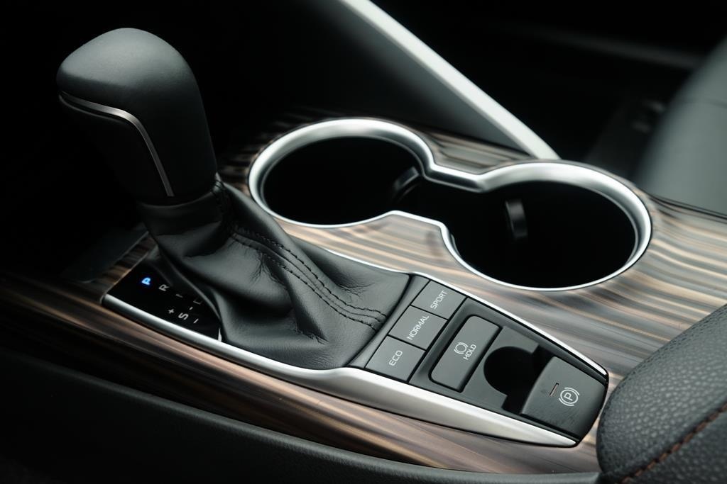 Re hon ca ban cu,  Toyota Camry 2019 co thay doi gi anh 11