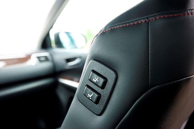 Re hon ca ban cu,  Toyota Camry 2019 co thay doi gi anh 16