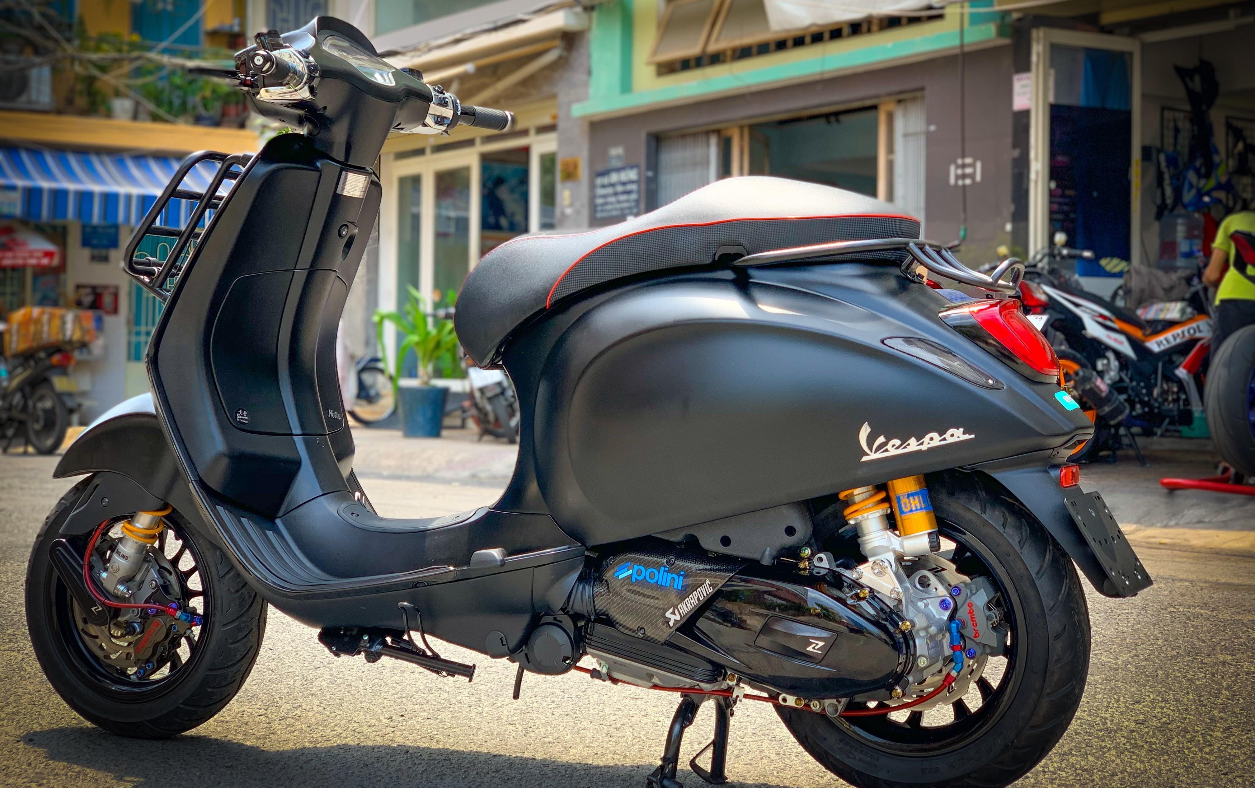 Vespa Sprint voi dan do choi 100 trieu anh 9