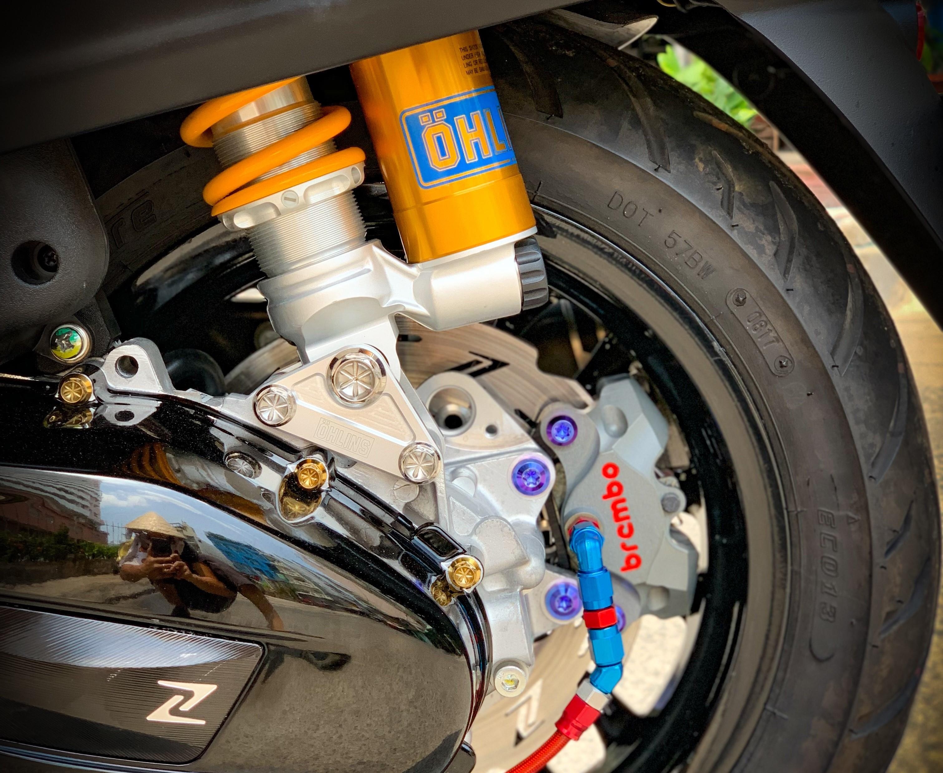 Vespa Sprint voi dan do choi 100 trieu anh 8