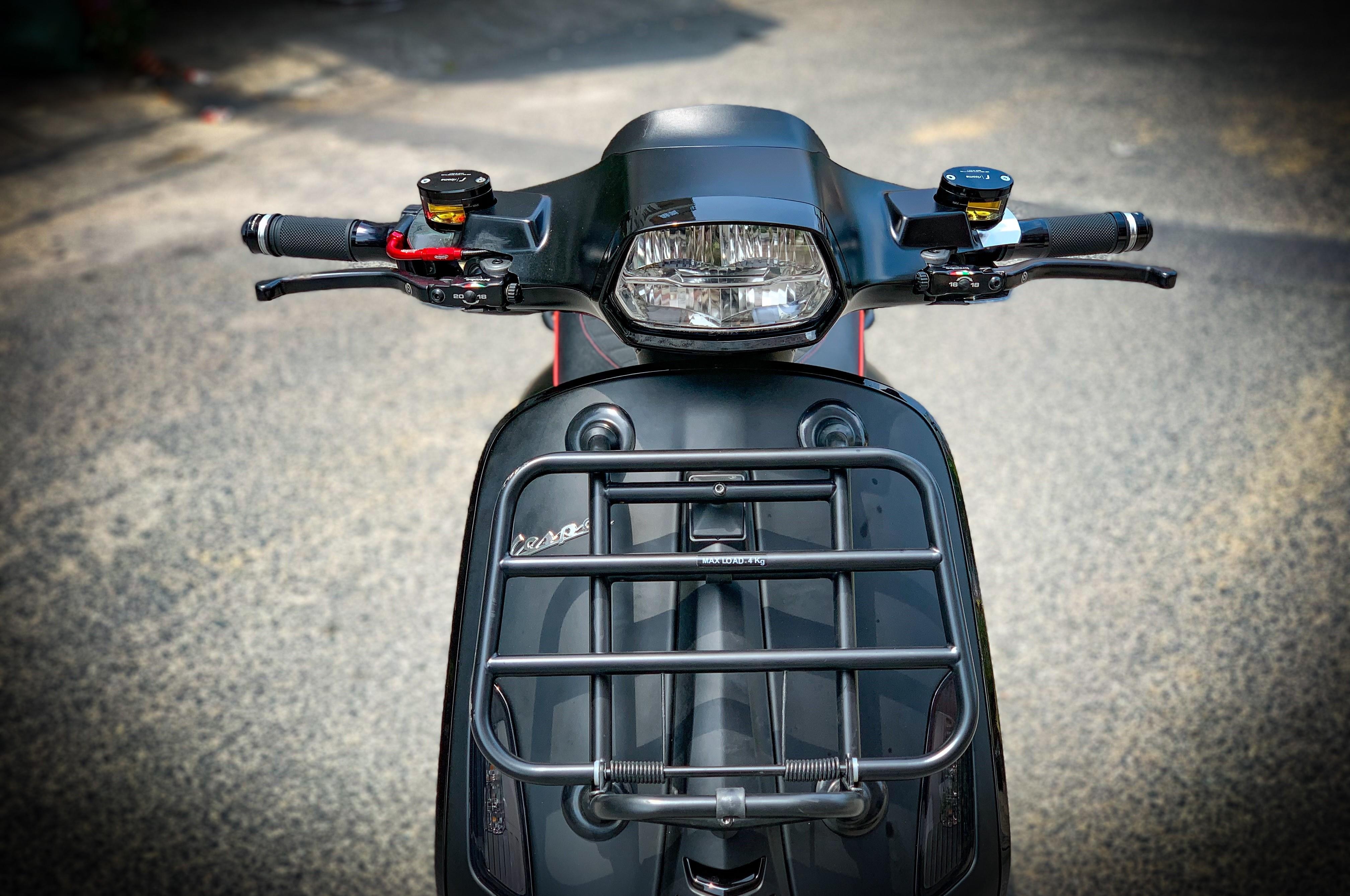 Vespa Sprint voi dan do choi 100 trieu anh 4