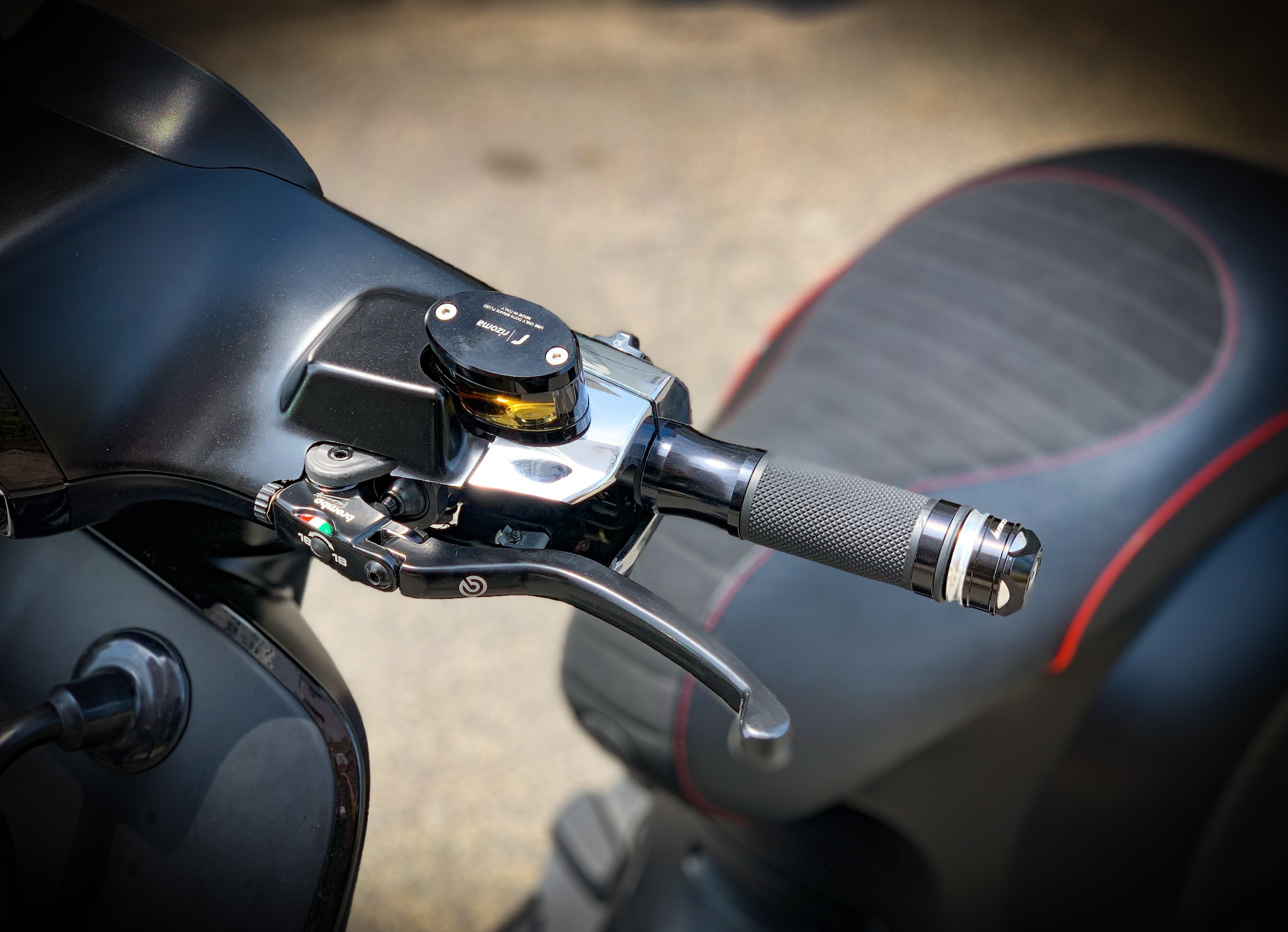 Vespa Sprint voi dan do choi 100 trieu anh 6