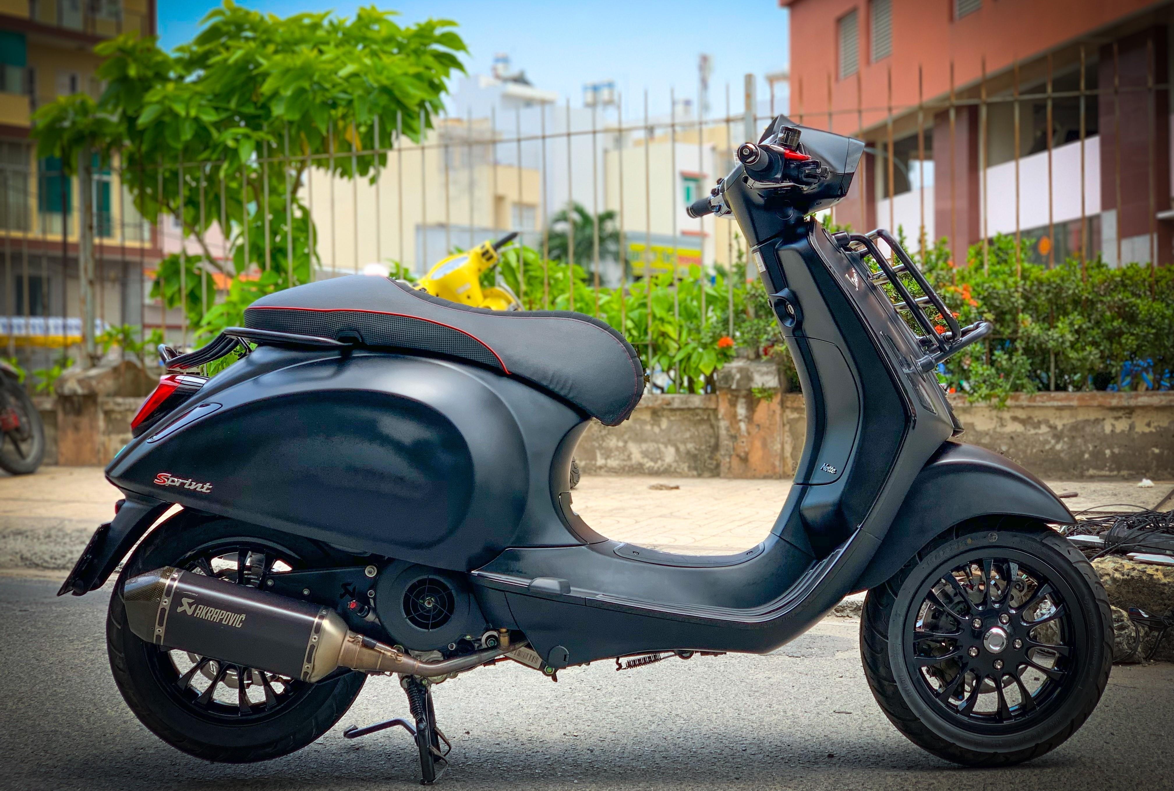 Vespa Sprint voi dan do choi 100 trieu anh 11