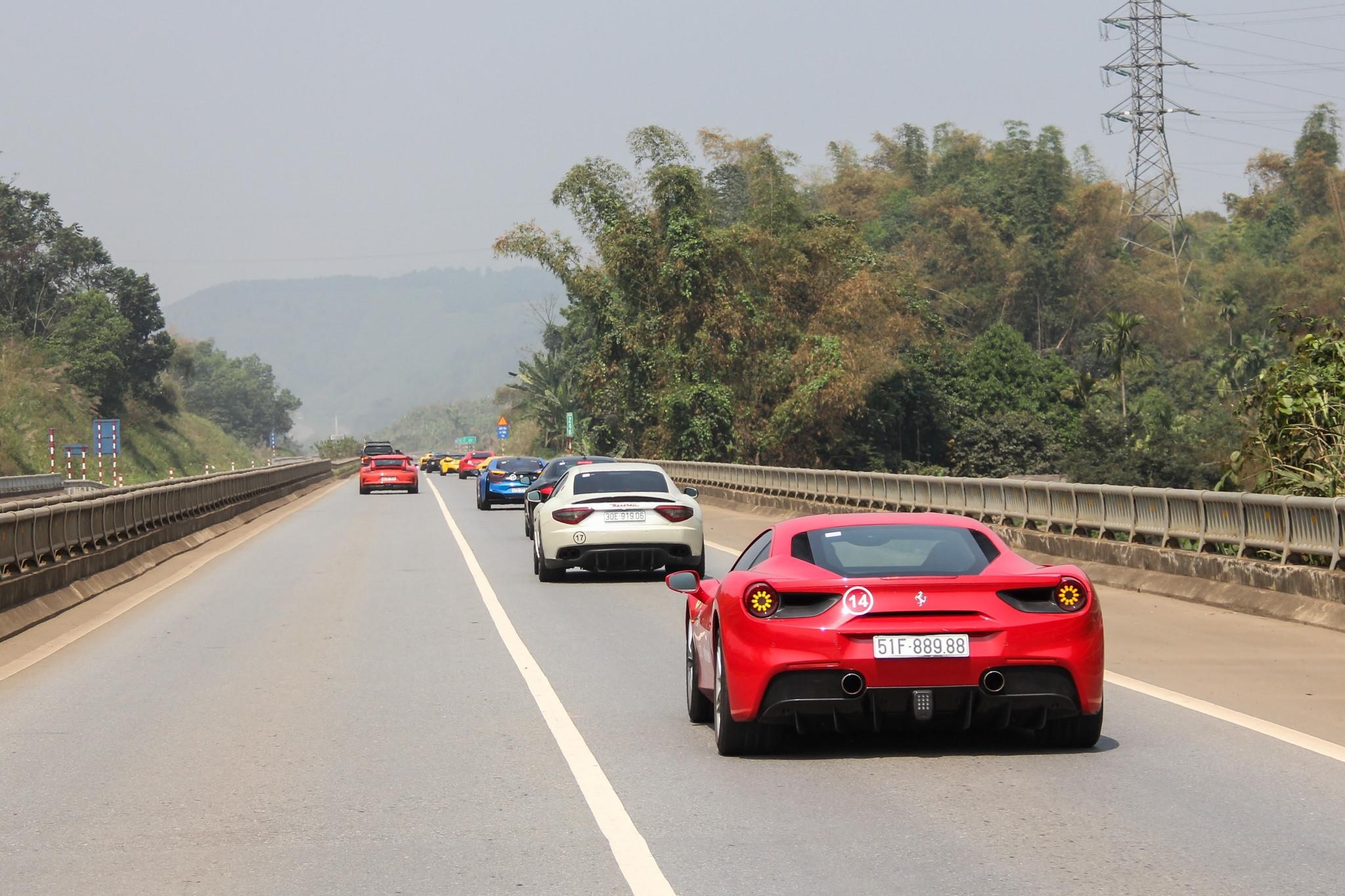 Ferrari 488 GTB của Tuấn Hưng  ảnh 3 Ferrari 488 GTB cua Tuan Hung anh 3