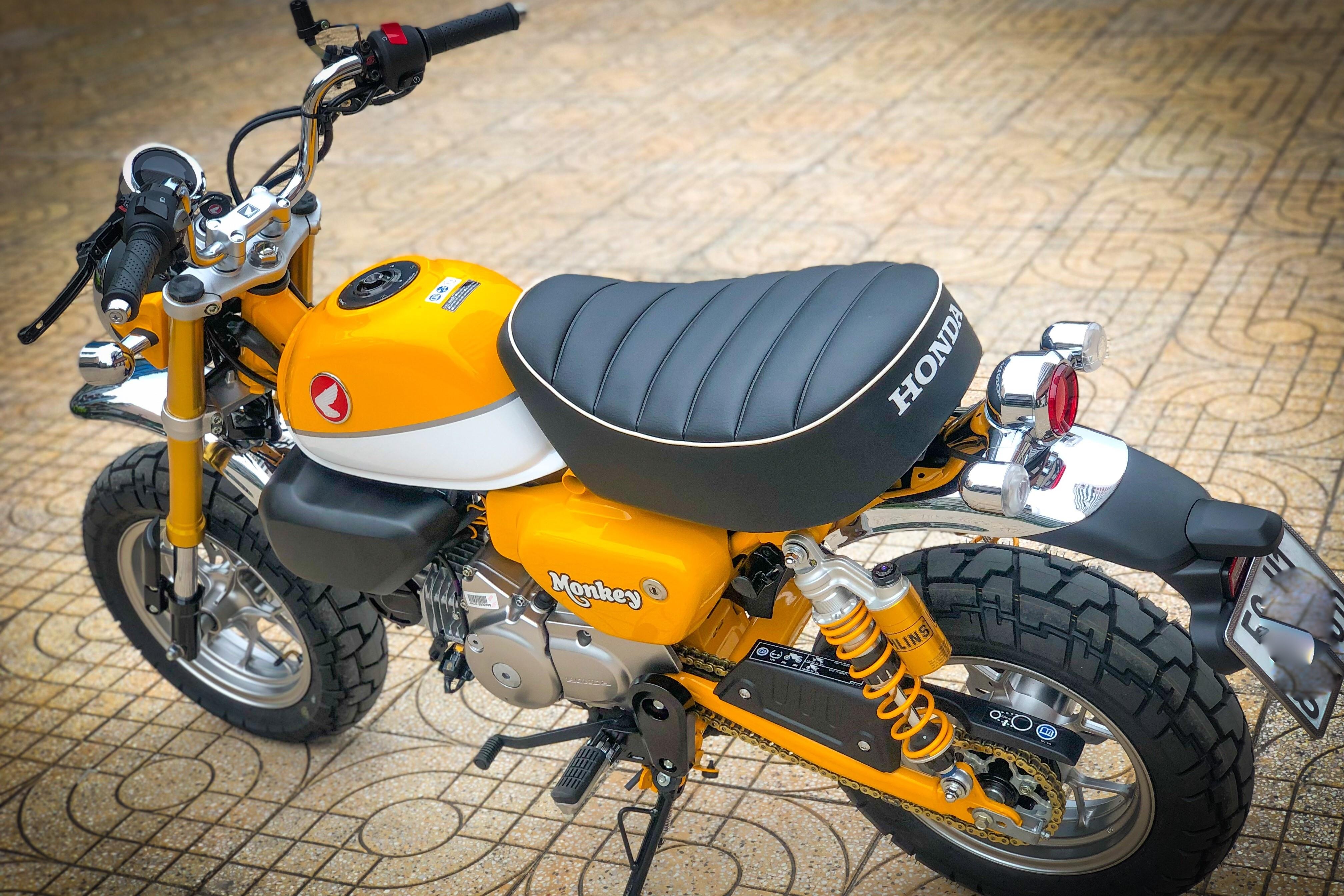 'Xe khi' Honda Monkey voi goi trang bi hang hieu gan 100 trieu hinh anh