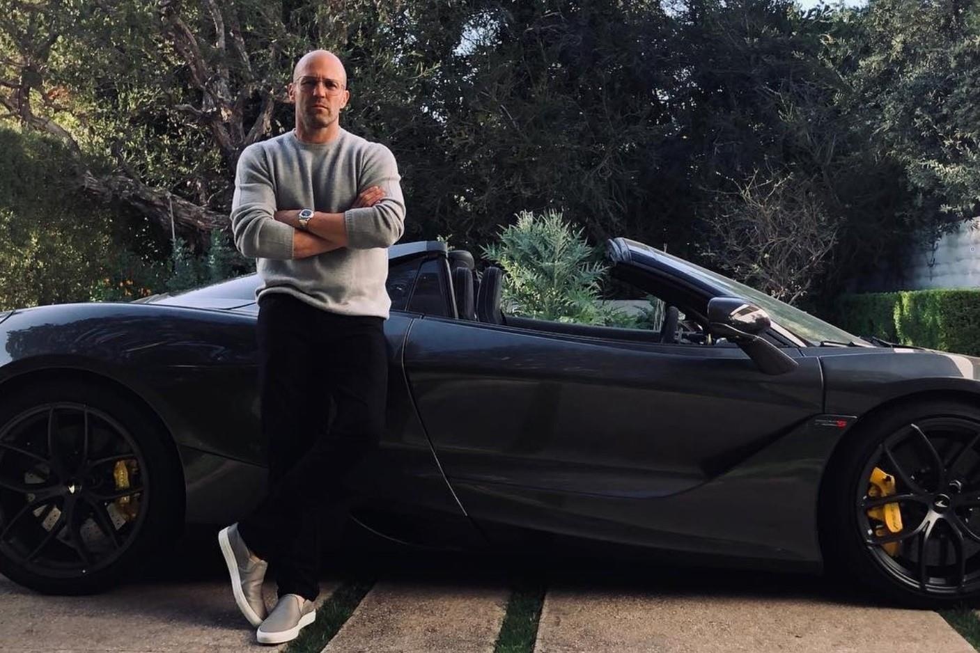 Jason Statham - tay choi xe sung so tu trong phim toi ngoai doi hinh anh