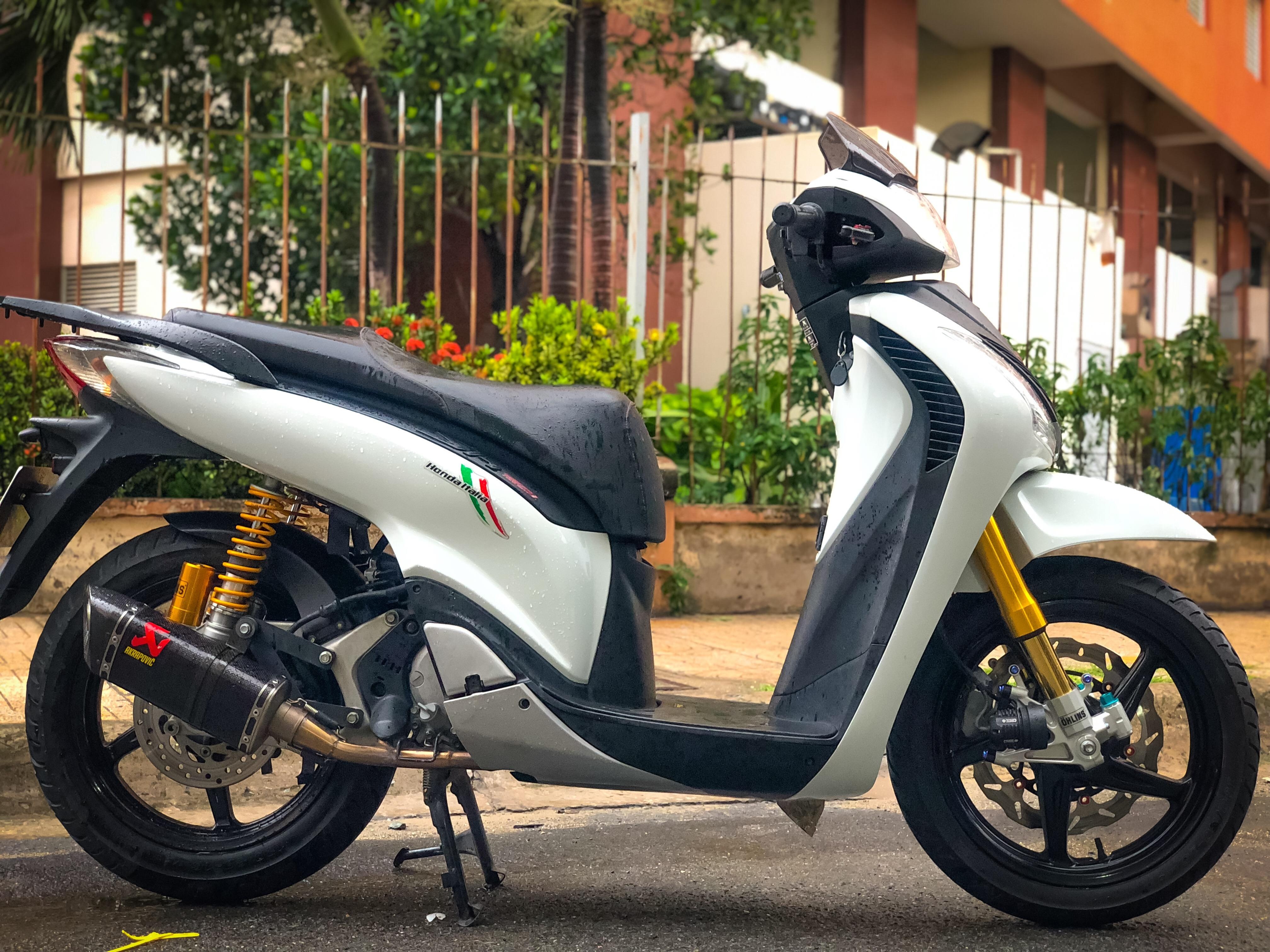 Honda SH 150i do giam xoc cua 'sieu moto' o Sai Gon hinh anh