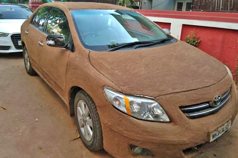 Oto duoc phu day phan bo de 'lam mat' truoc nang nong ky luc hinh anh