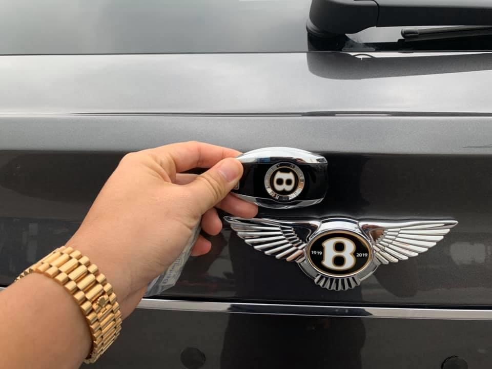 Bentley Bentayga V8 đầu tiên về VN ảnh 2 Bentley Bentayga V8 dau tien ve VN anh 2