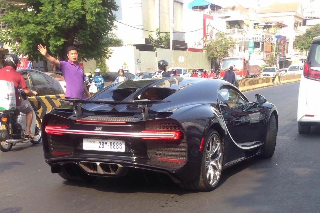 Bộ đôi Ferrari LaFerrari tại Campuchia ảnh 3 Bo doi Ferrari LaFerrari tai Campuchia anh 3