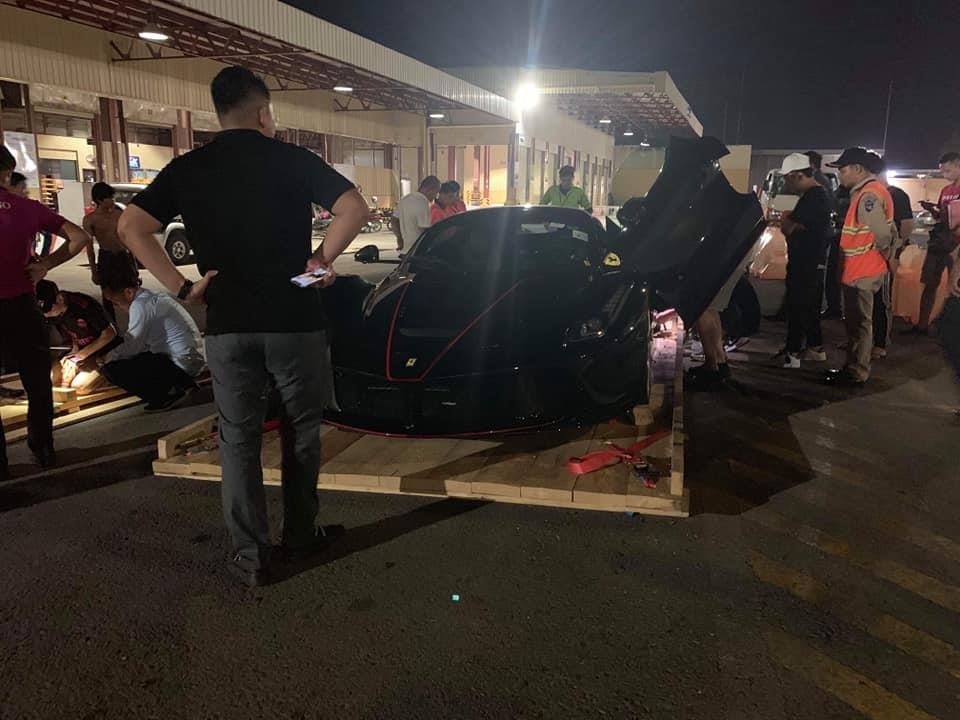 Bộ đôi Ferrari LaFerrari tại Campuchia ảnh 2 Bo doi Ferrari LaFerrari tai Campuchia anh 2