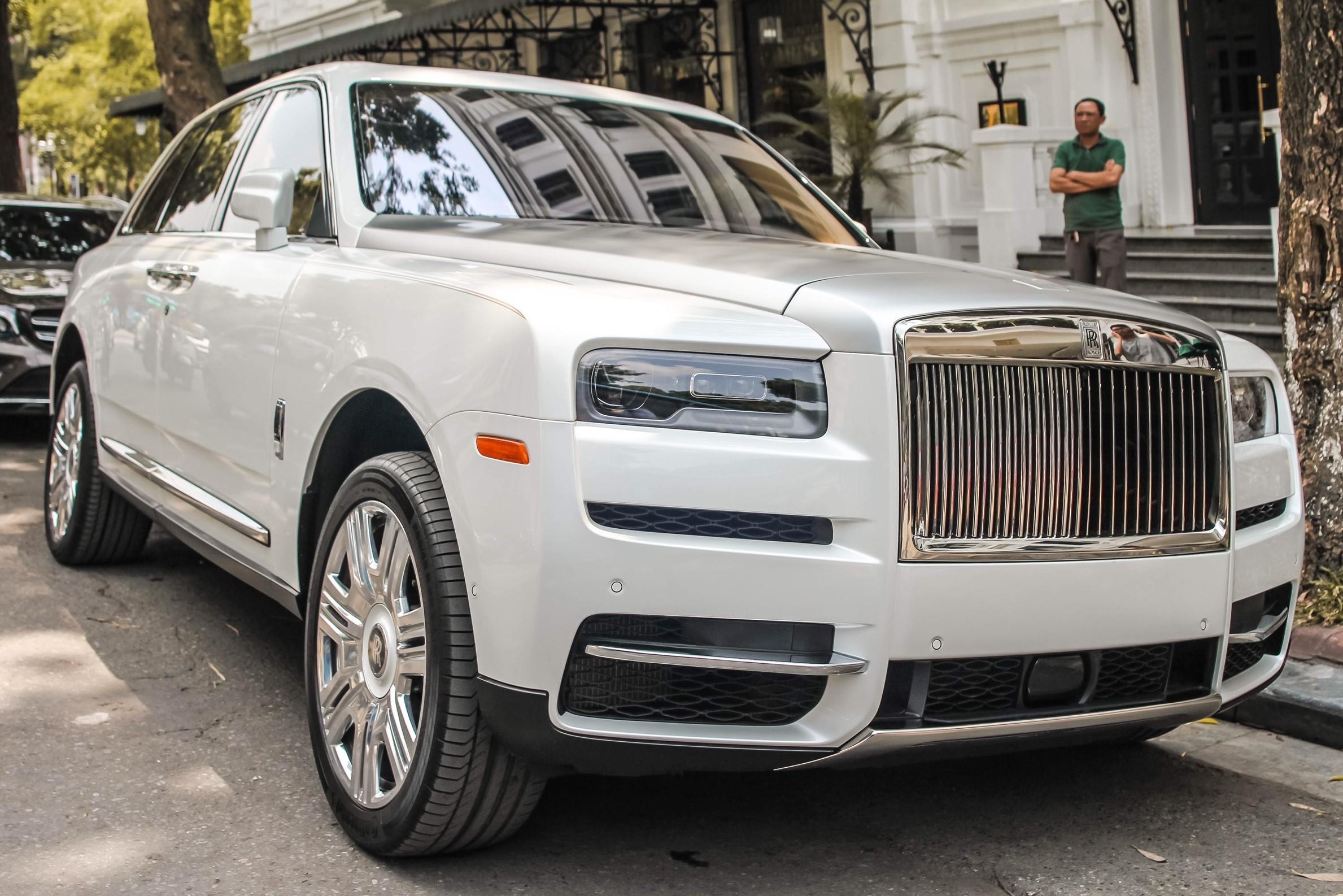 Xe sieu sang, sieu xe 'doi gia' tu 3 toi 6 lan khi ve VN hinh anh