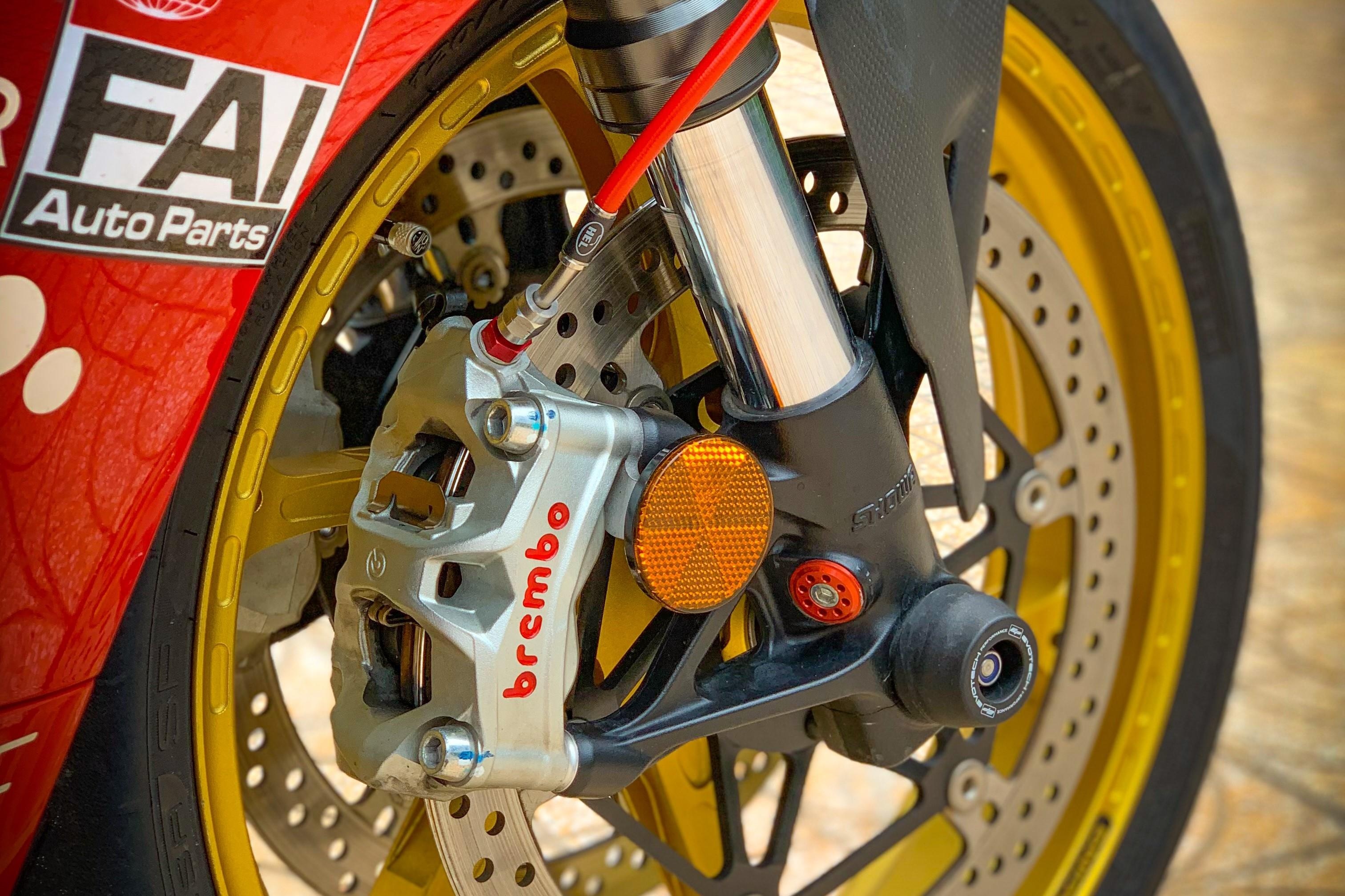 Ducati Panigale V4 do anh 4