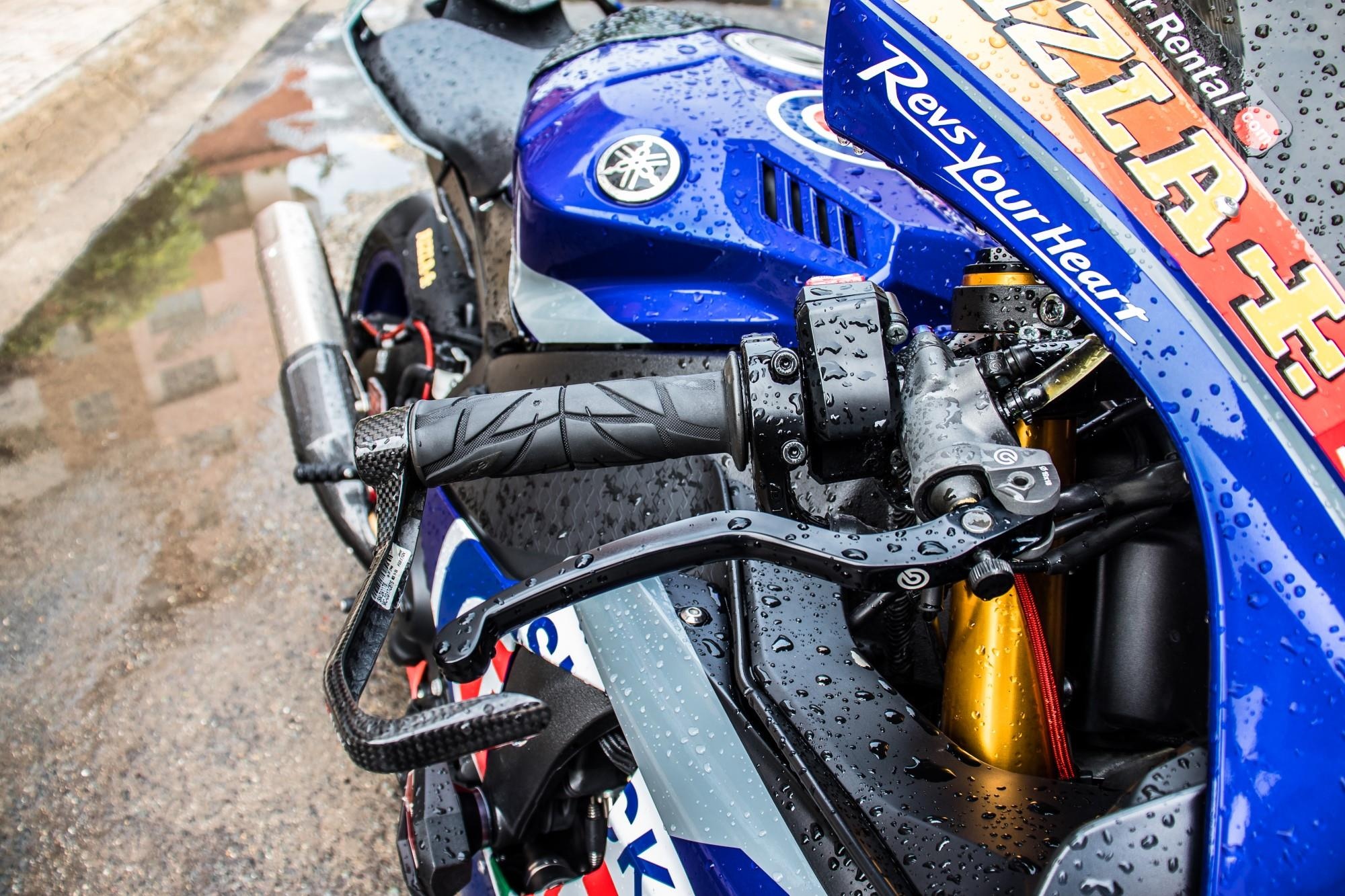 Yamaha R1 do xe dua tai Sai Gon anh 6