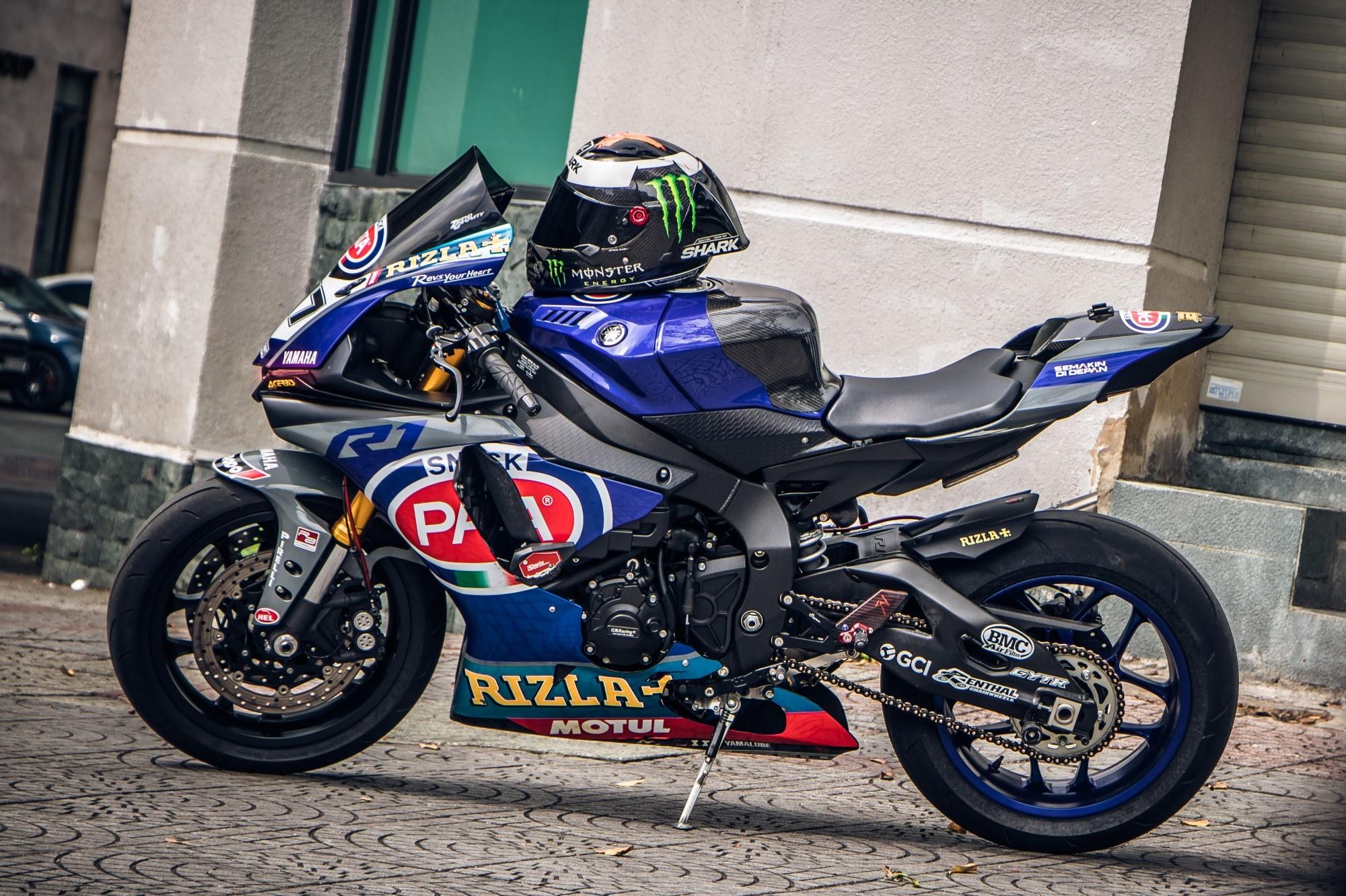 Yamaha R1 do xe dua tai Sai Gon anh 2