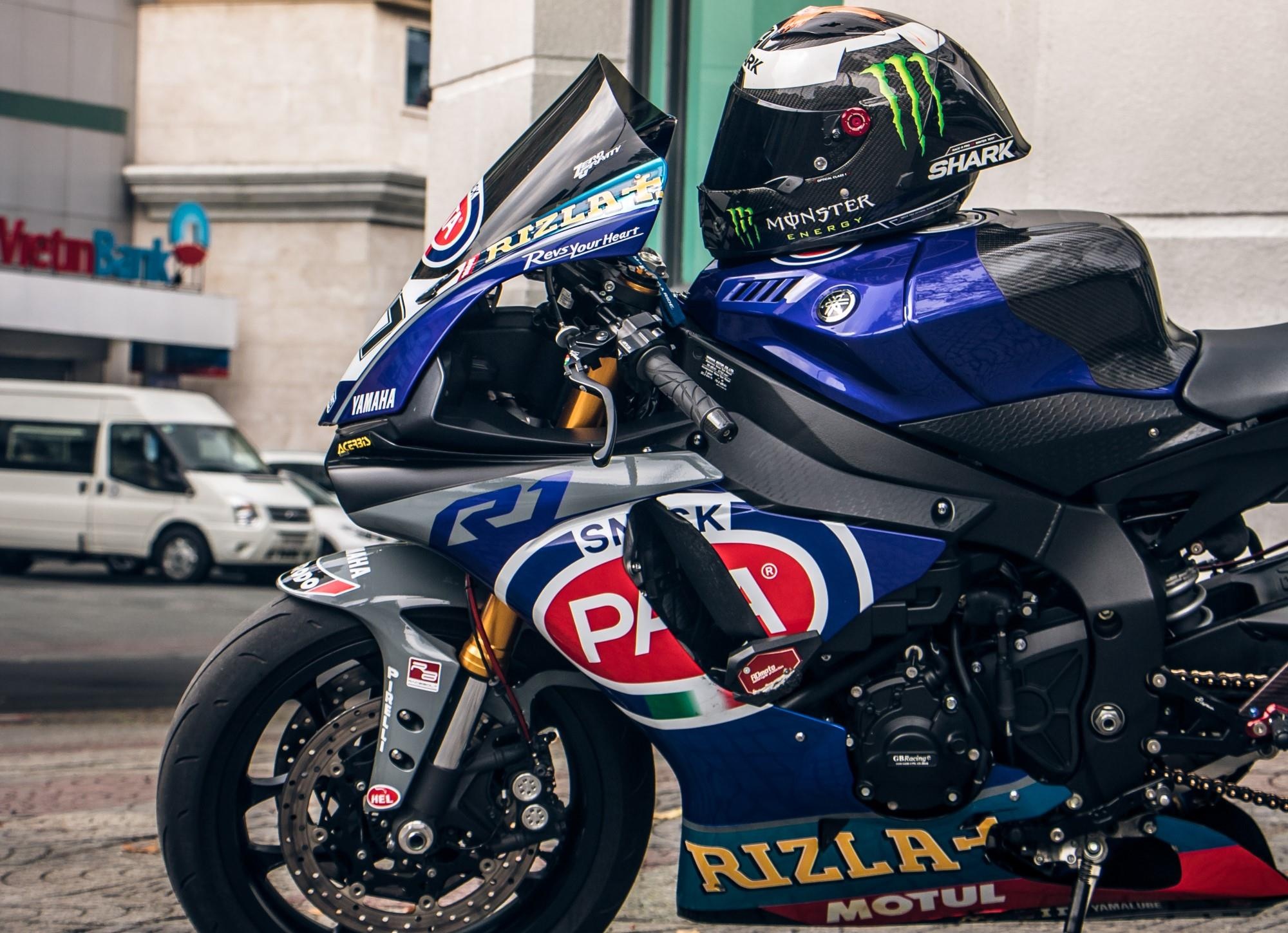 Yamaha R1 do xe dua tai Sai Gon anh 4