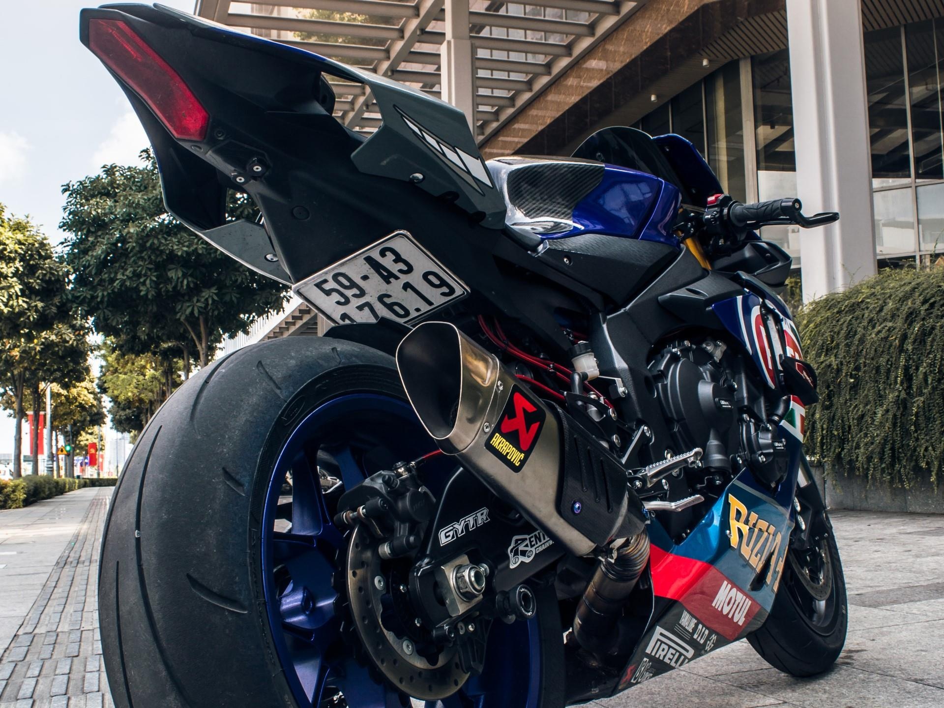Yamaha R1 do xe dua tai Sai Gon anh 9