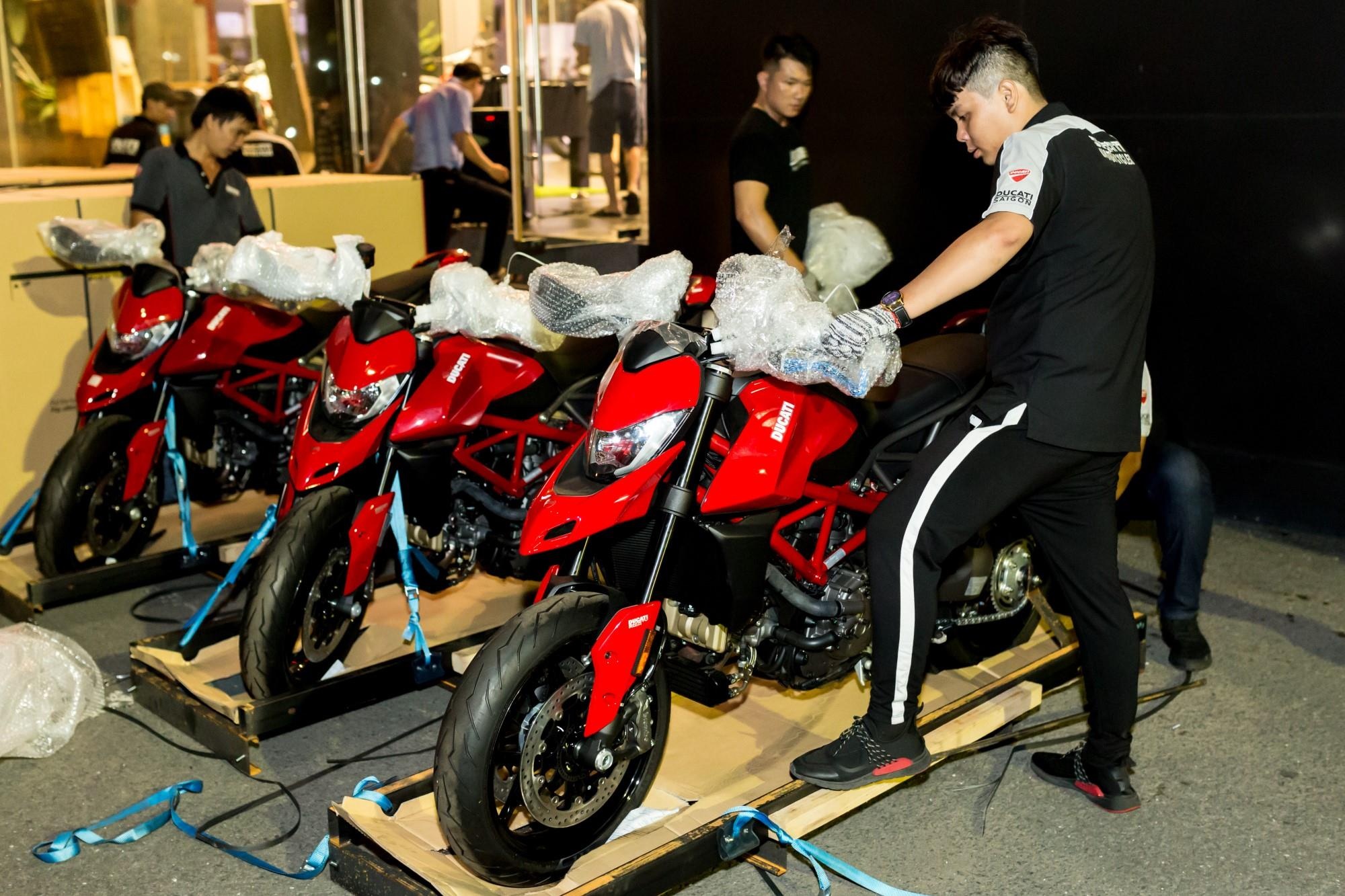 Ducati Hypermotard 950 cap ben VN anh 1