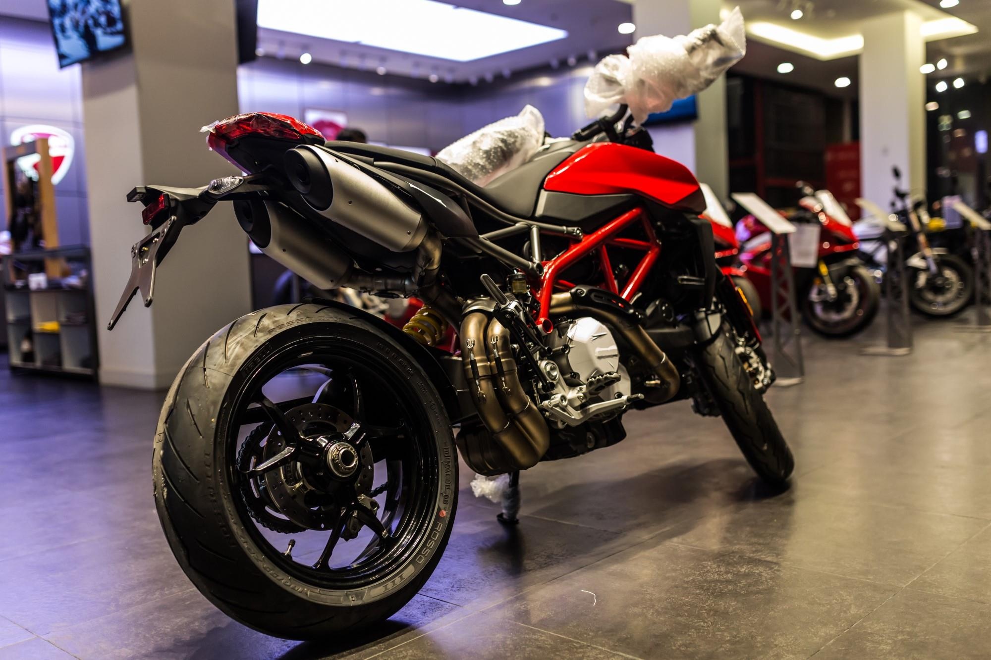 Ducati Hypermotard 950 cap ben VN anh 11