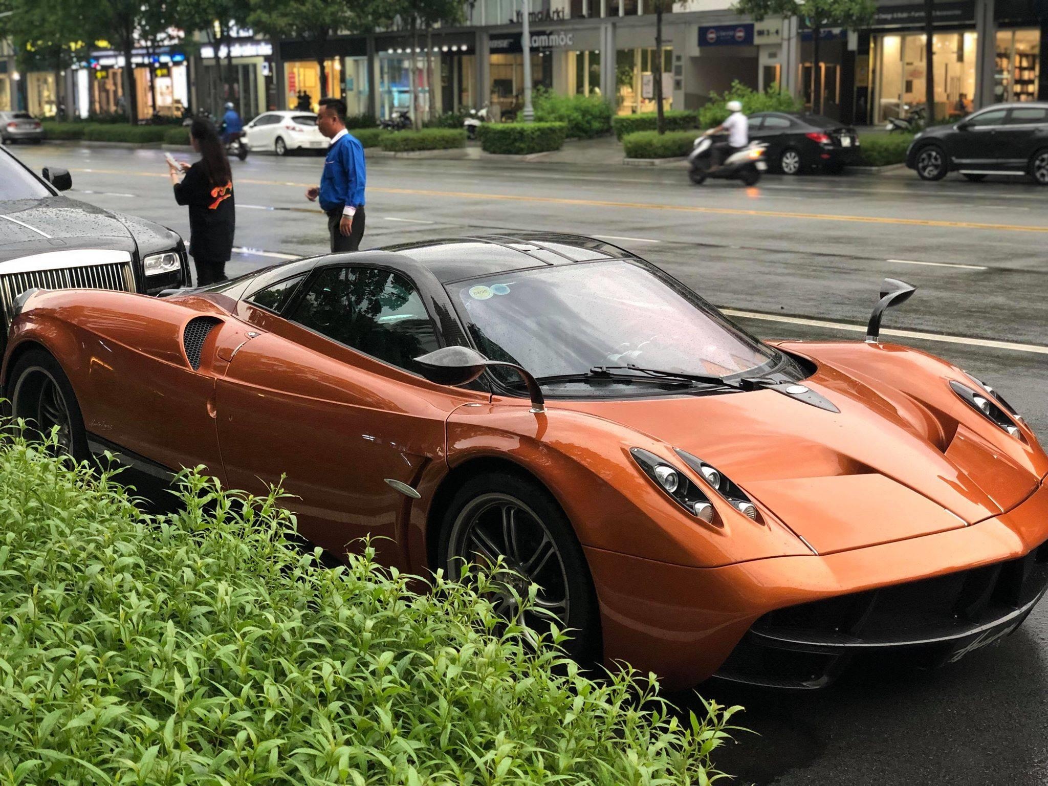 Sieu xe Pagani Huayra dao pho SG anh 2