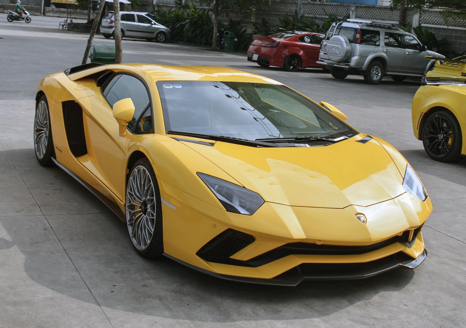 Chi tiet Lamborghini Aventador S hang doc anh 2