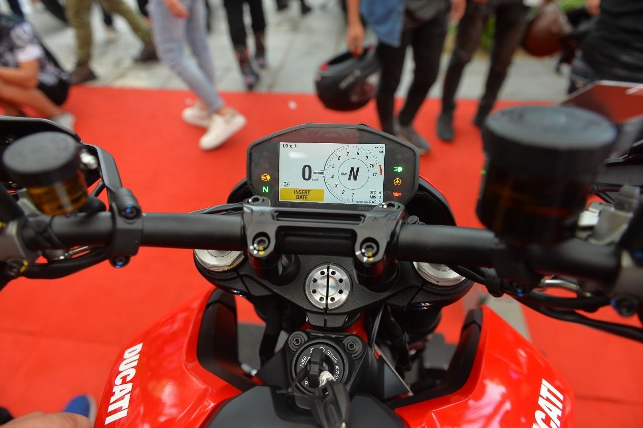 Chi tiet Ducati Hypermotard 950 moi ra mat anh 11