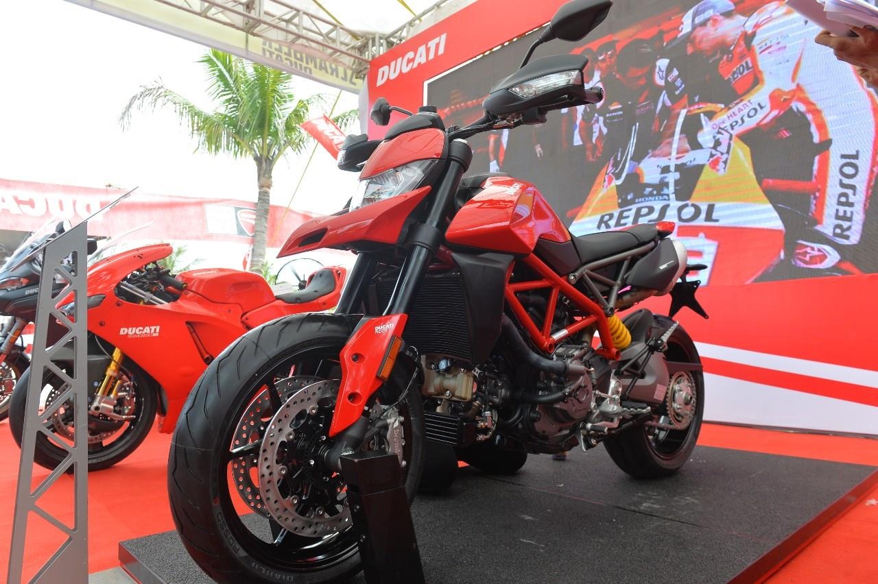 Chi tiet Ducati Hypermotard 950 moi ra mat anh 2