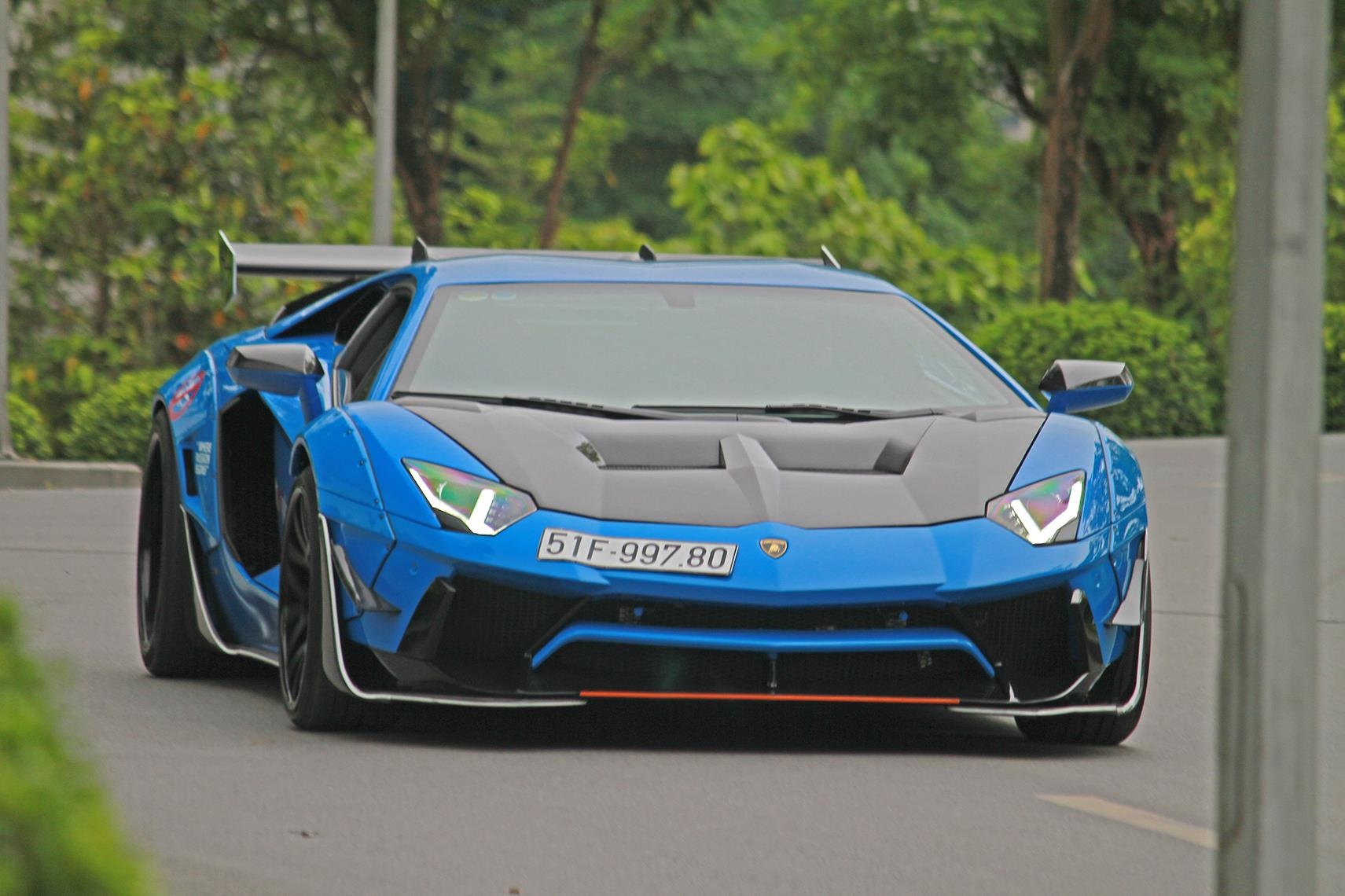 Can canh Lamborghini Aventador do widebody anh 2