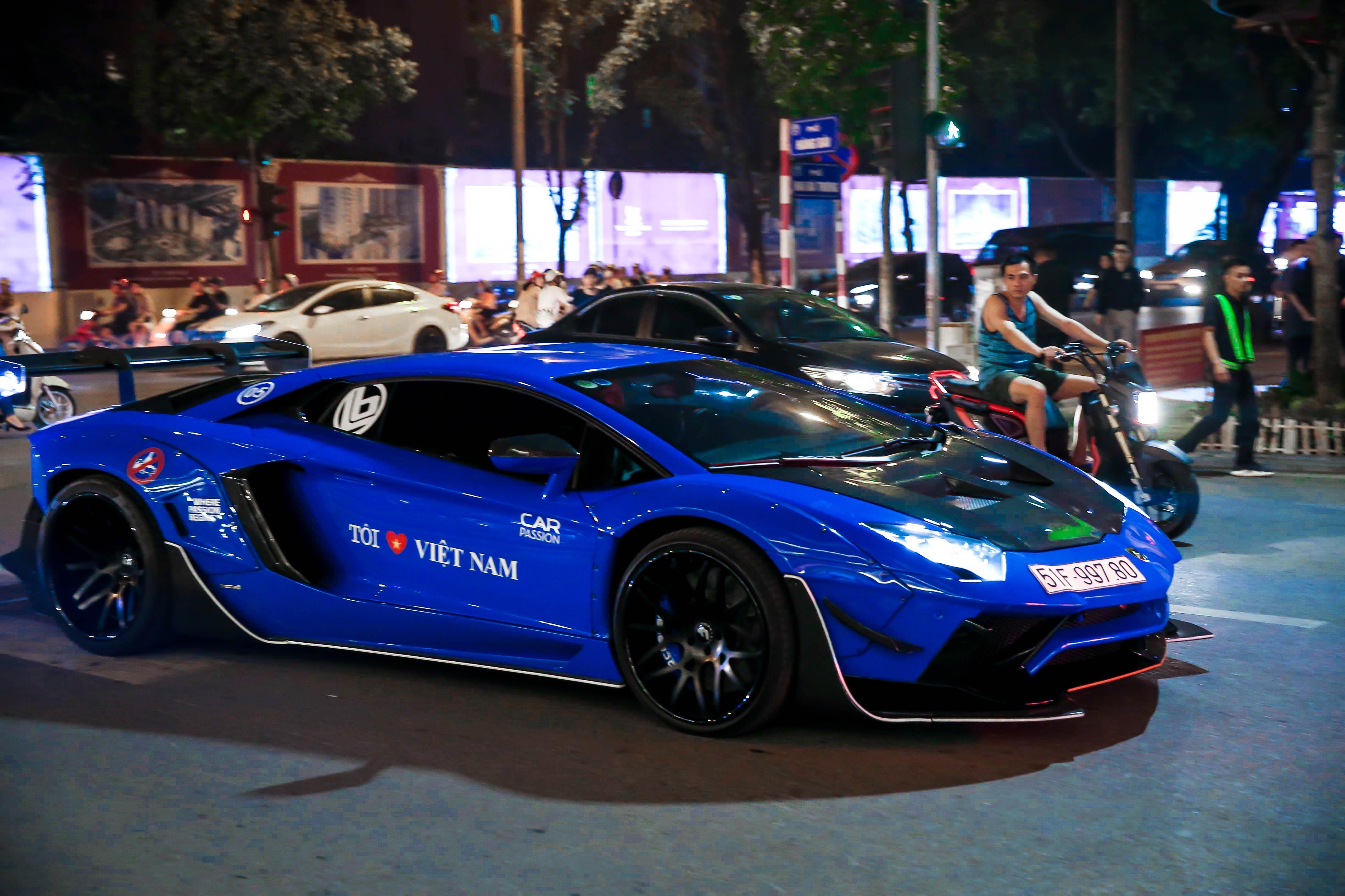 Can canh Lamborghini Aventador do widebody anh 3