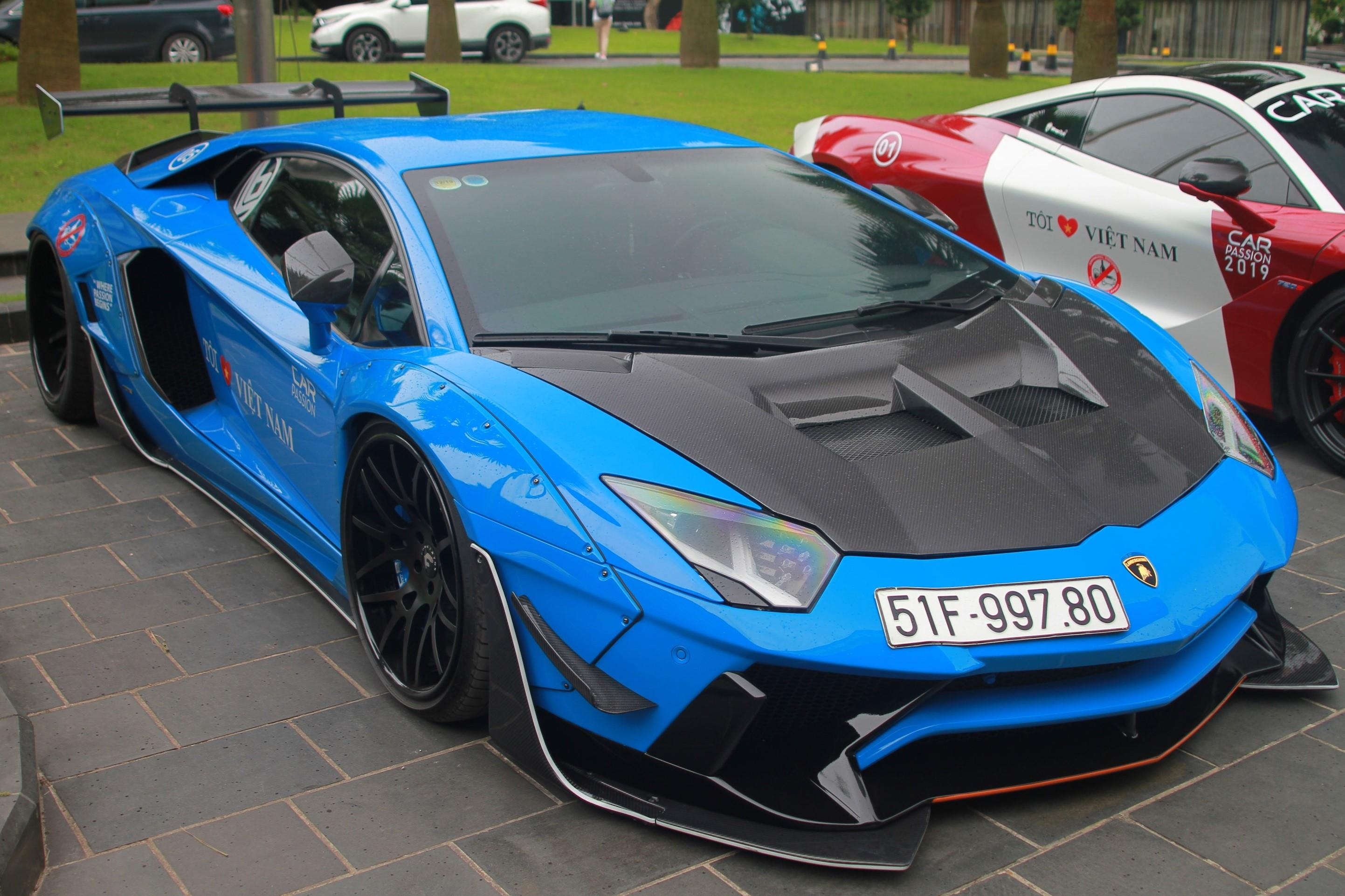 Car Passion 2019 - can canh Lamborghini Aventador voi goi do 3 ty dong hinh anh
