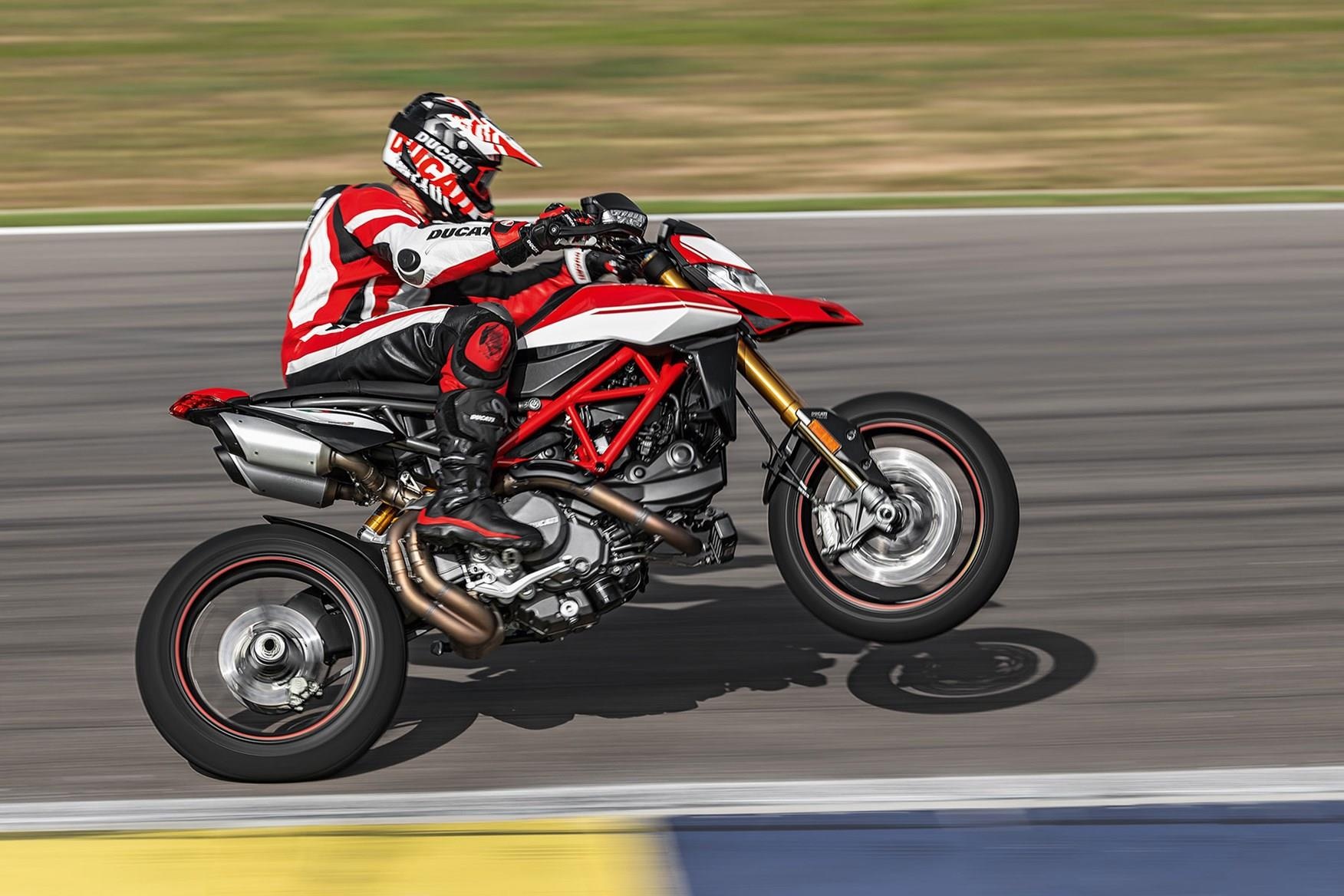 Lịch sử dòng xe Ducati Hypermotard ảnh 19 Lich su dong xe Ducati Hypermotard anh 19