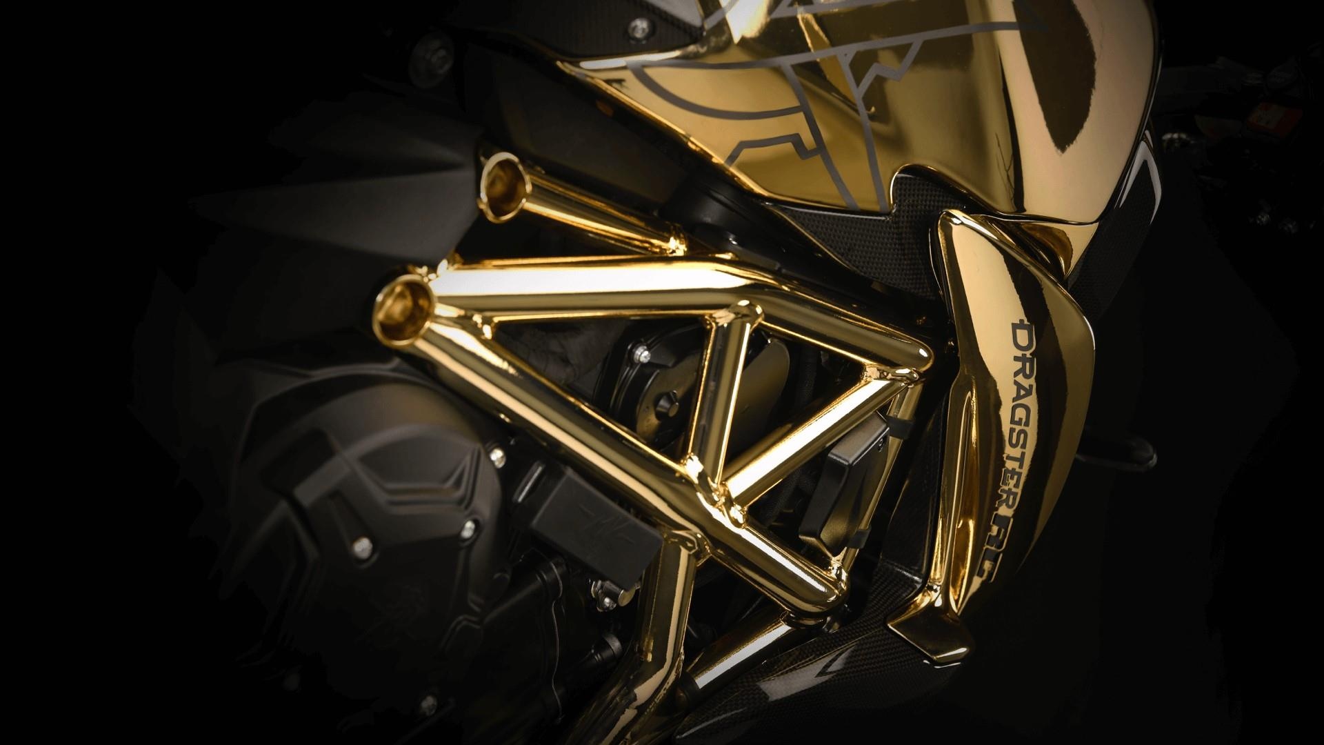 MV Agusta Dragster 800 RC ma vang anh 6