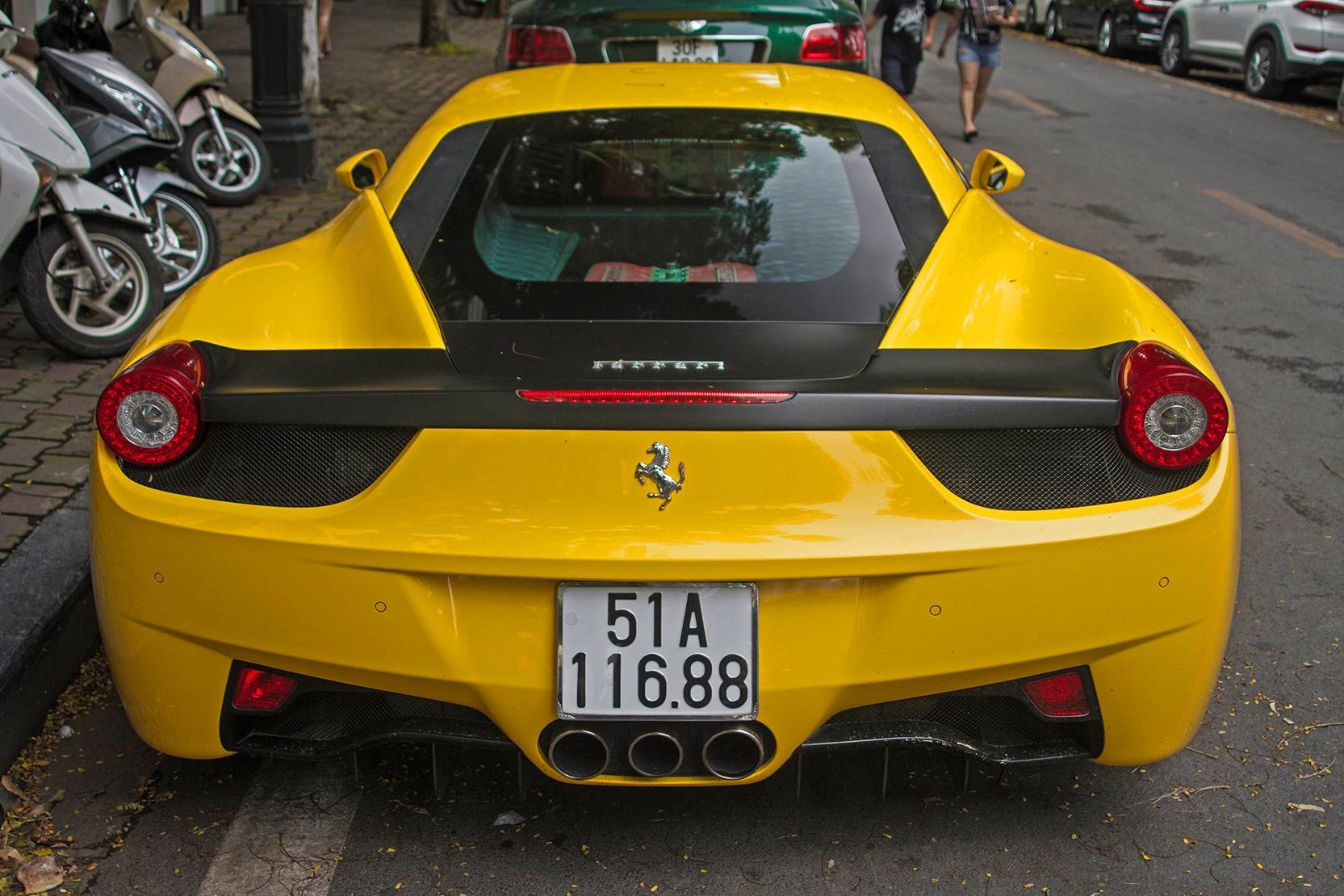 Sieu xe Ferrari 458 Italia tai xuat anh 9