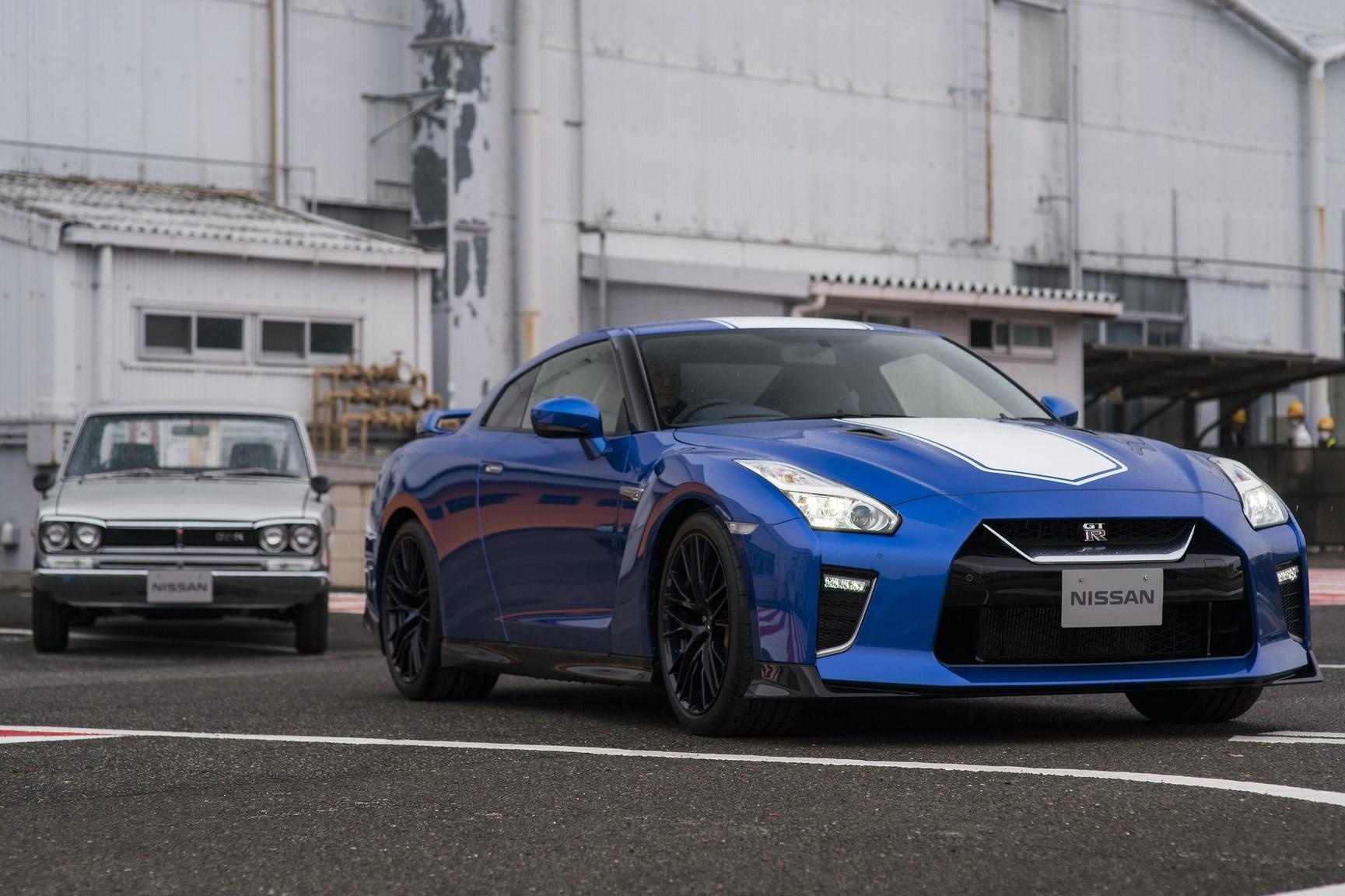 Nissan GT-R ban ky niem 50 nam, dat hon ban toi tieu chuan 20.000 USD hinh anh