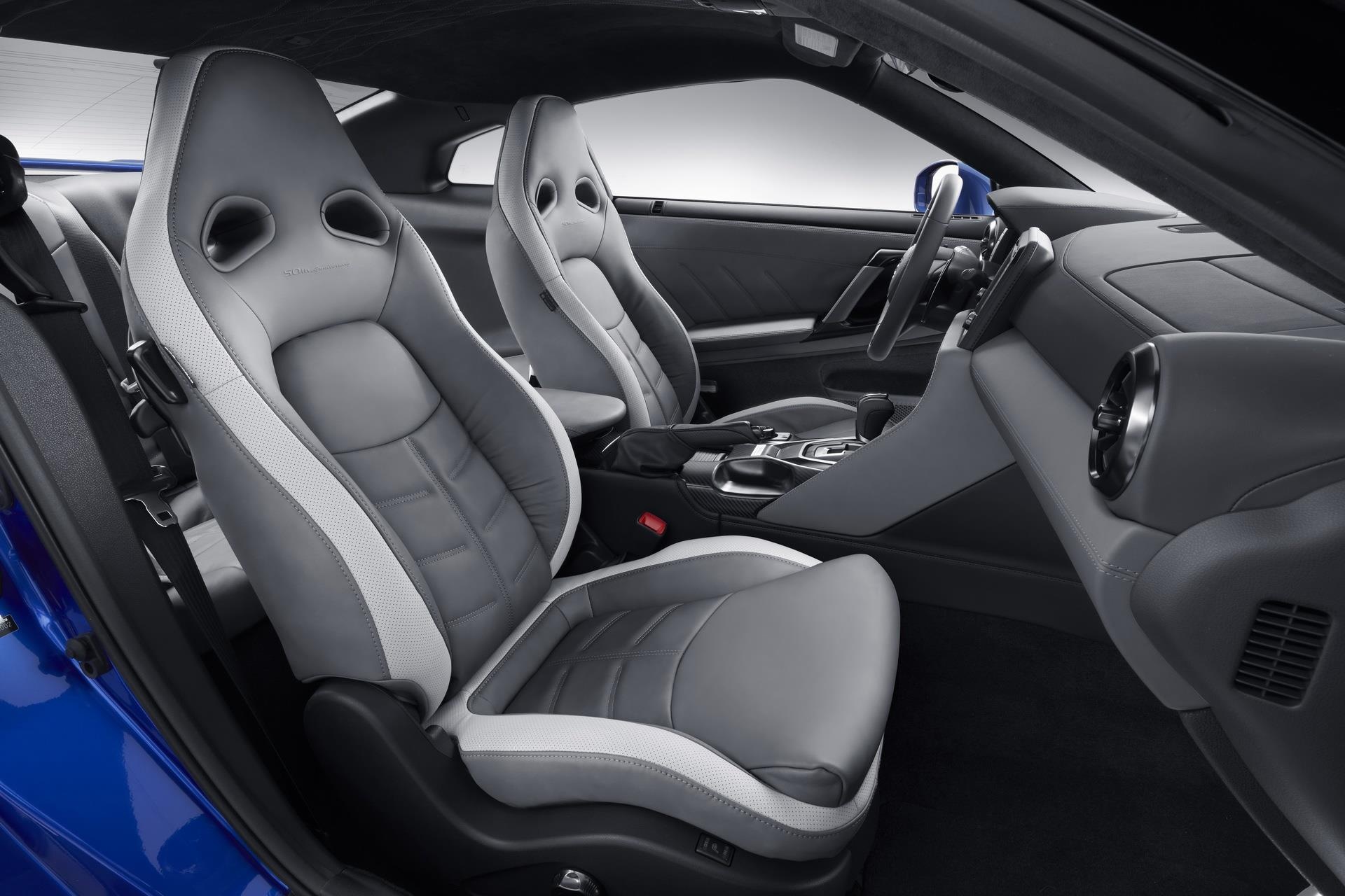 Nissan GT-R ban dac biet 50th Anniversary Edition anh 9