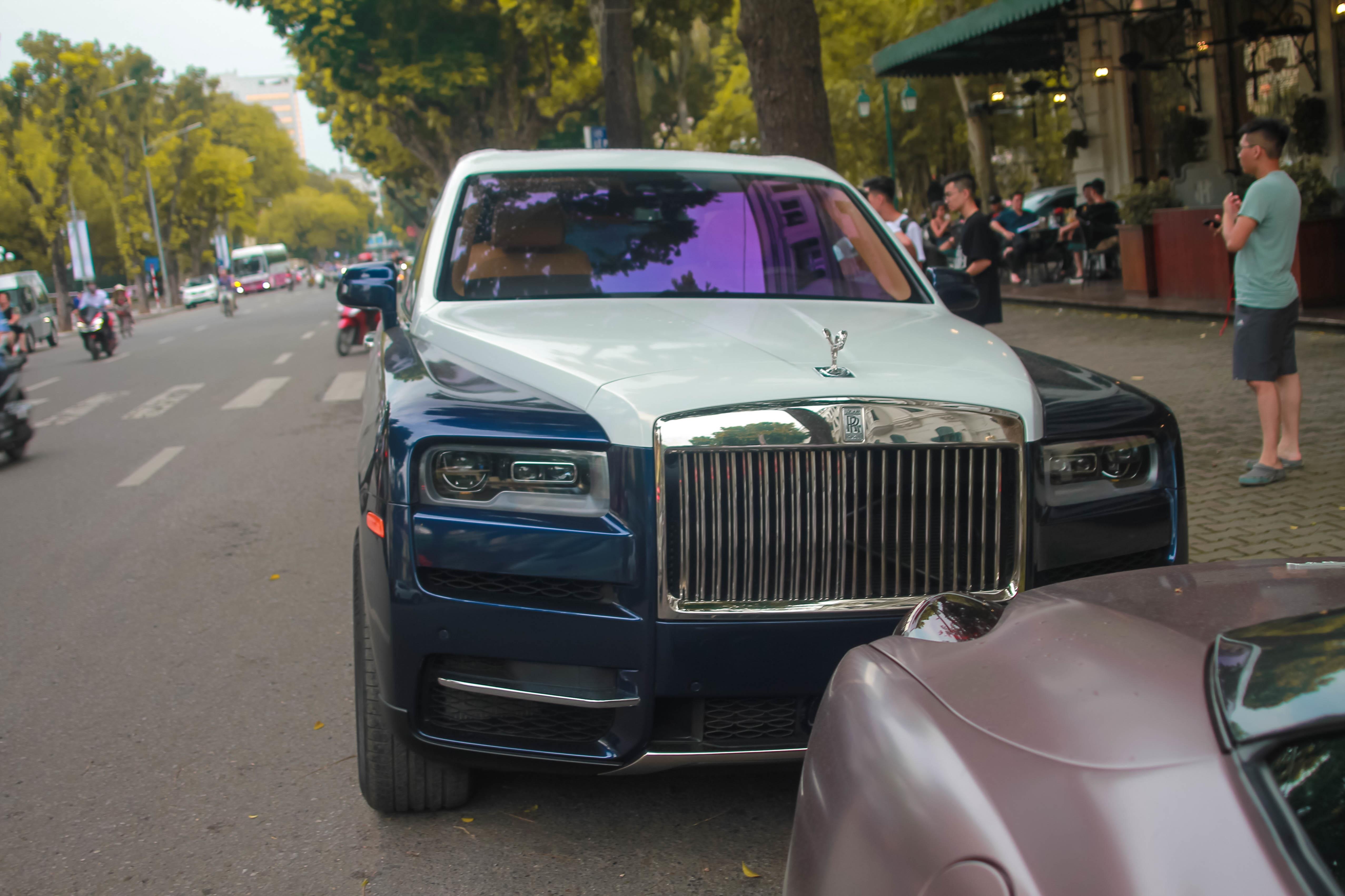 Bộ đôi Rolls-Royce Cullinan tụ họp ảnh 7 Bo doi Rolls-Royce Cullinan tu hop anh 7