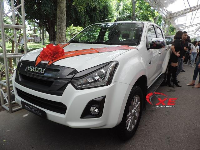 Khách Việt thờ ơ với ôtô giảm giá ảnh 1 Khach Viet tho o voi oto giam gia anh 1