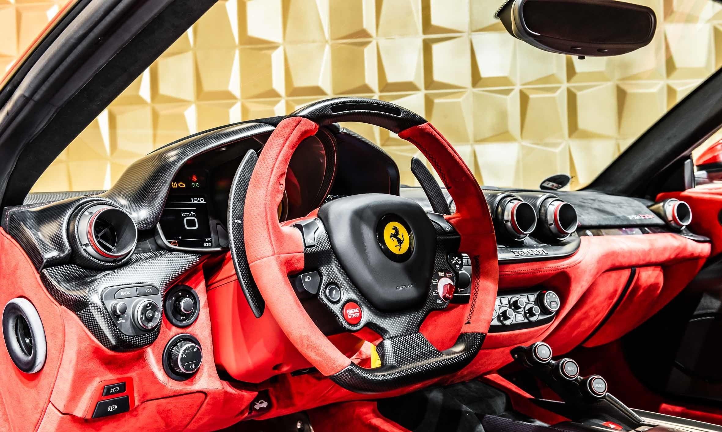 Ferrari F12tdf hàng cũ có giá gần 1 triệu USD ảnh 6 Ferrari F12tdf hang cu co gia gan 1 trieu USD anh 6