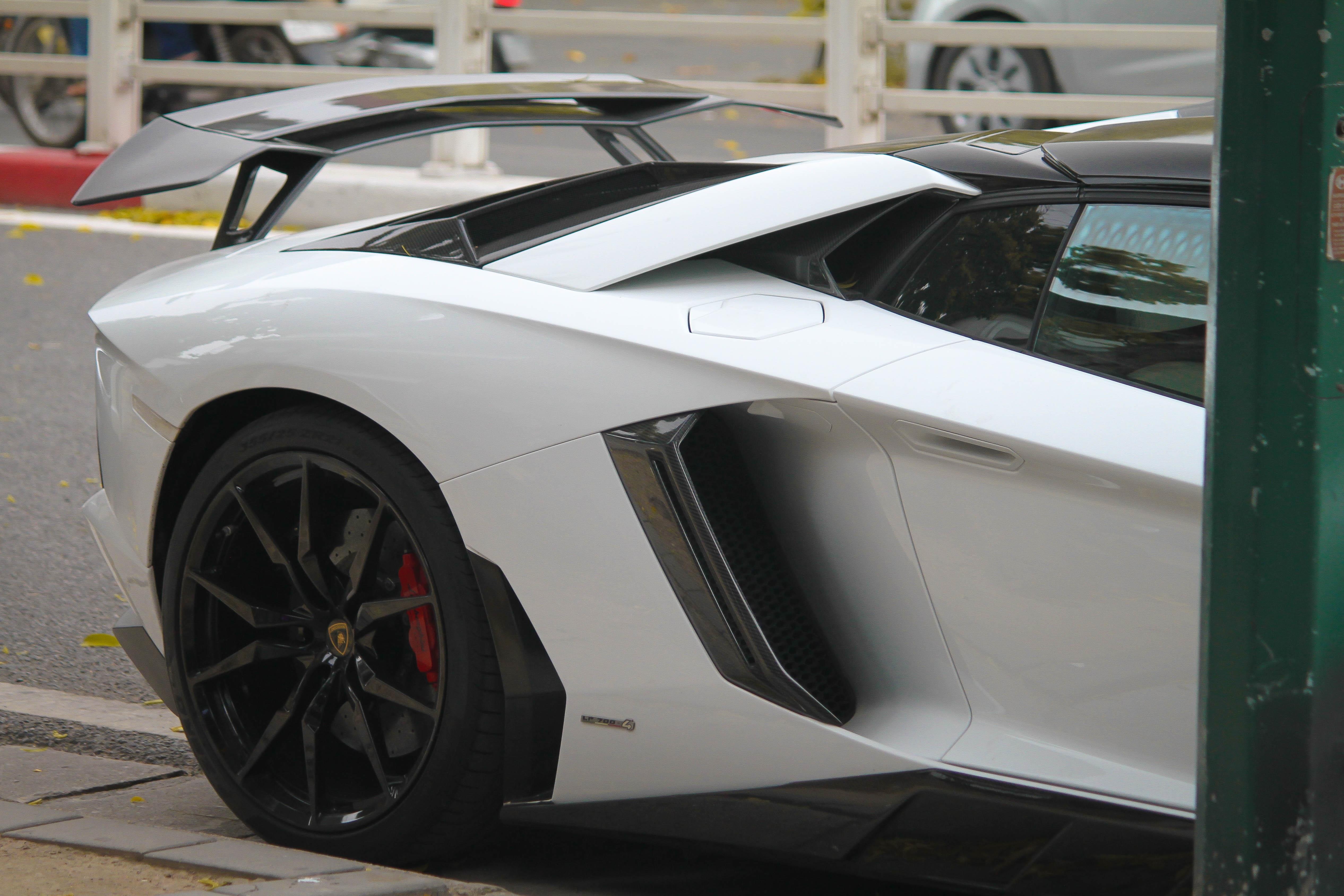 Can canh Lamborghini Aventador Roadster do Novitec anh 9