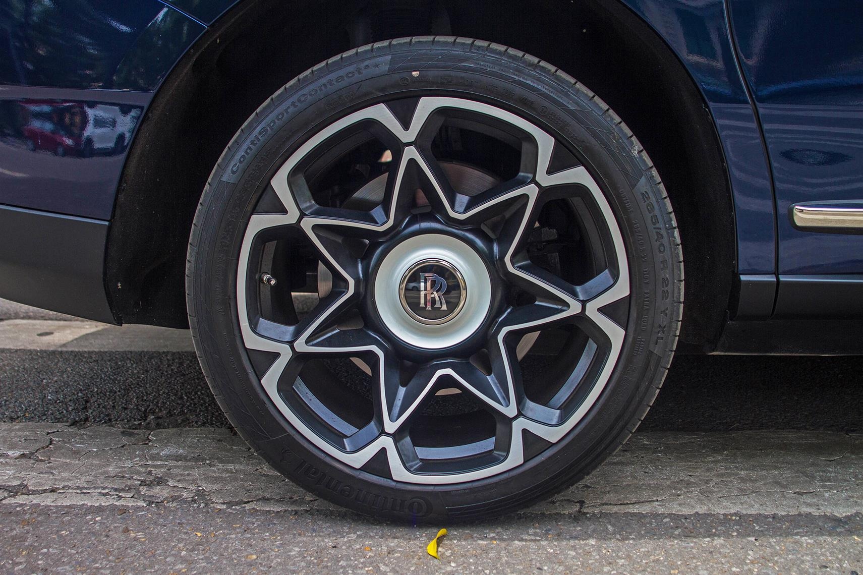 SUV Rolls-Royce Cullinan lot xac anh 6