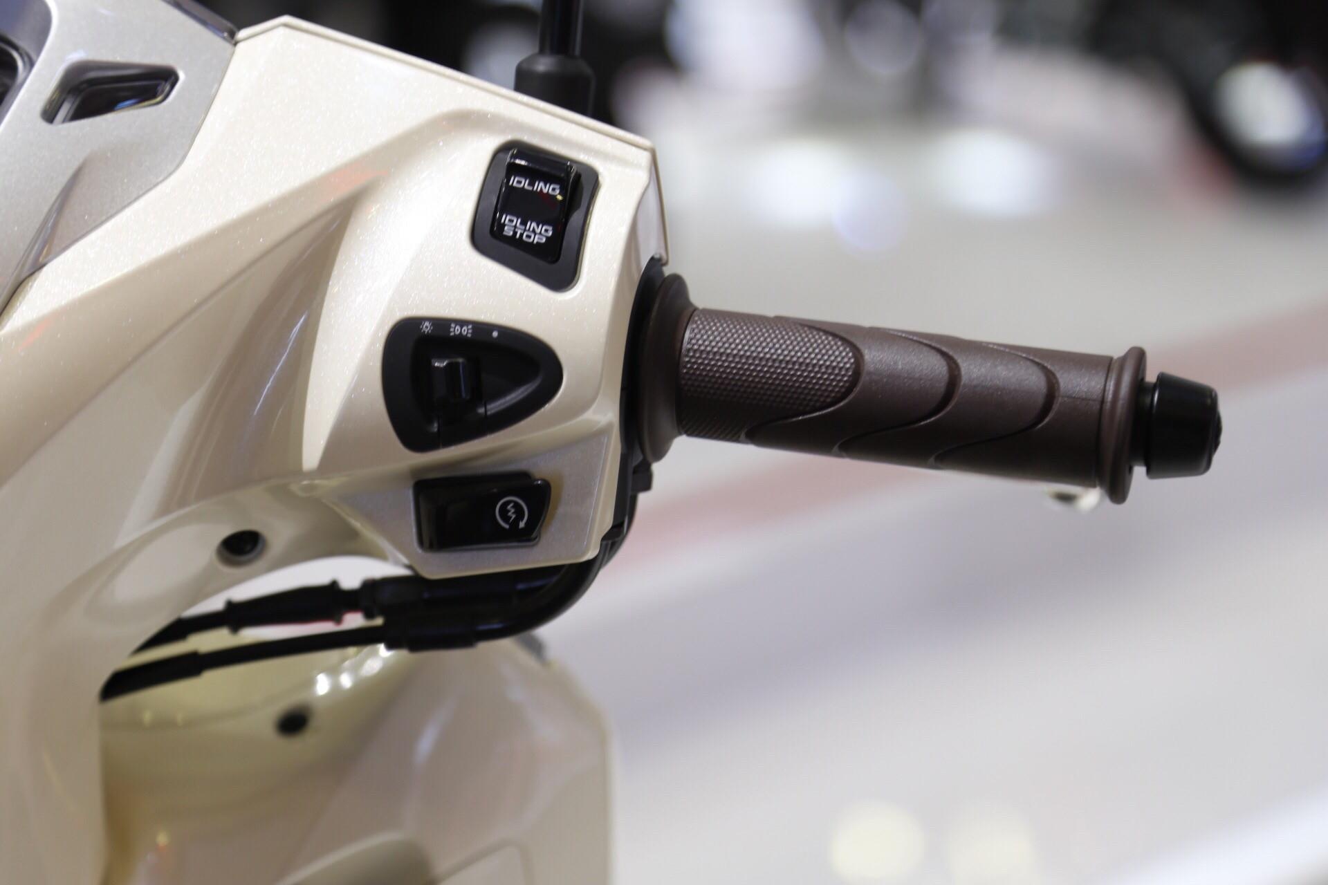 Đắt hơn bản cũ, Honda Lead có khác biệt gì? ảnh 8 Dat hon ban cu, Honda Lead co khac biet gi? anh 8