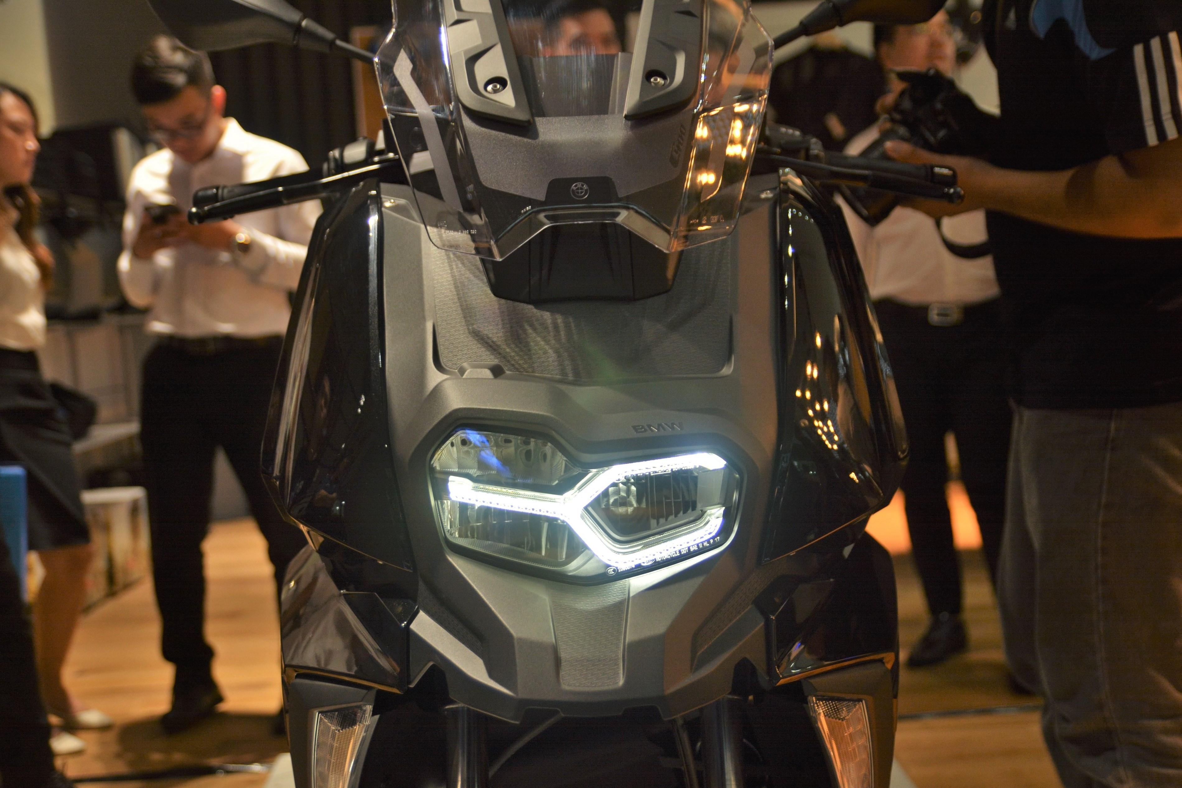 BMW C 400 X lieu co vuot qua Honda SH 300i anh 9